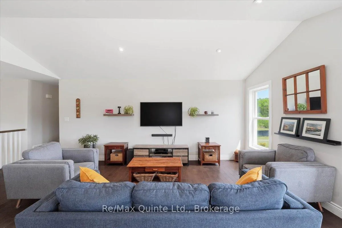 Photo 9 of 528 Willet Road, Belleville, Thurlow Ward — HOMEH