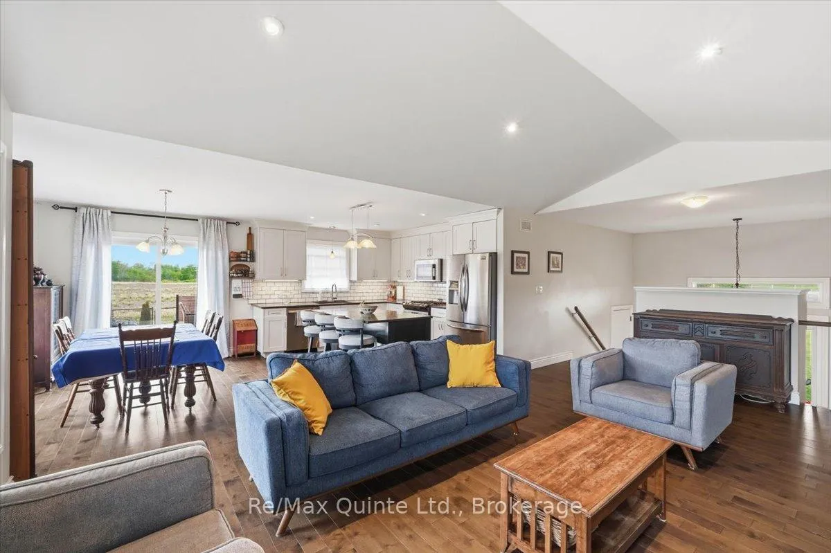 Photo 10 of 528 Willet Road, Belleville, Thurlow Ward — HOMEH