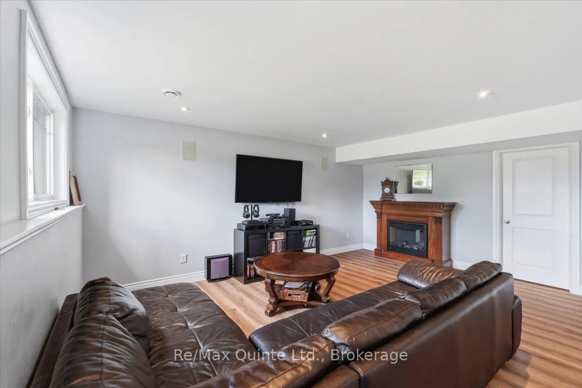 Photo 29 of 528 Willet Road, Belleville, Thurlow Ward — HOMEH