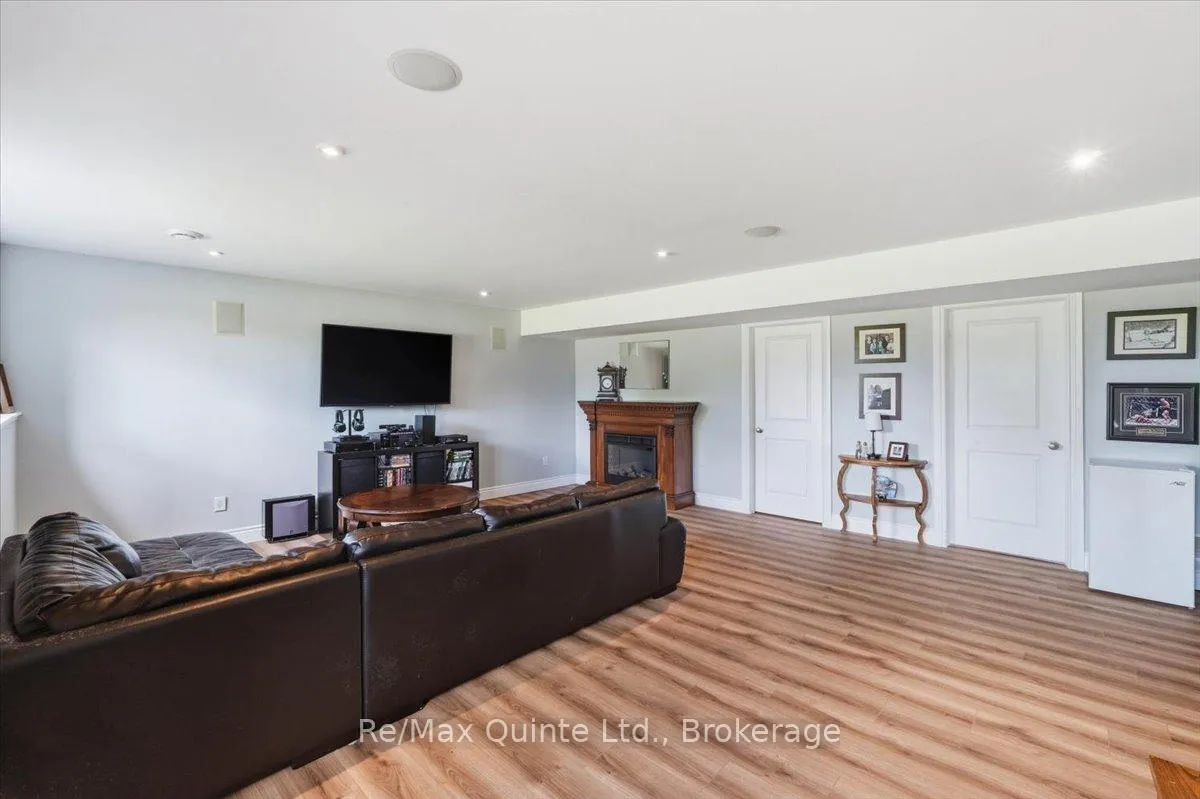 Photo 30 of 528 Willet Road, Belleville, Thurlow Ward — HOMEH