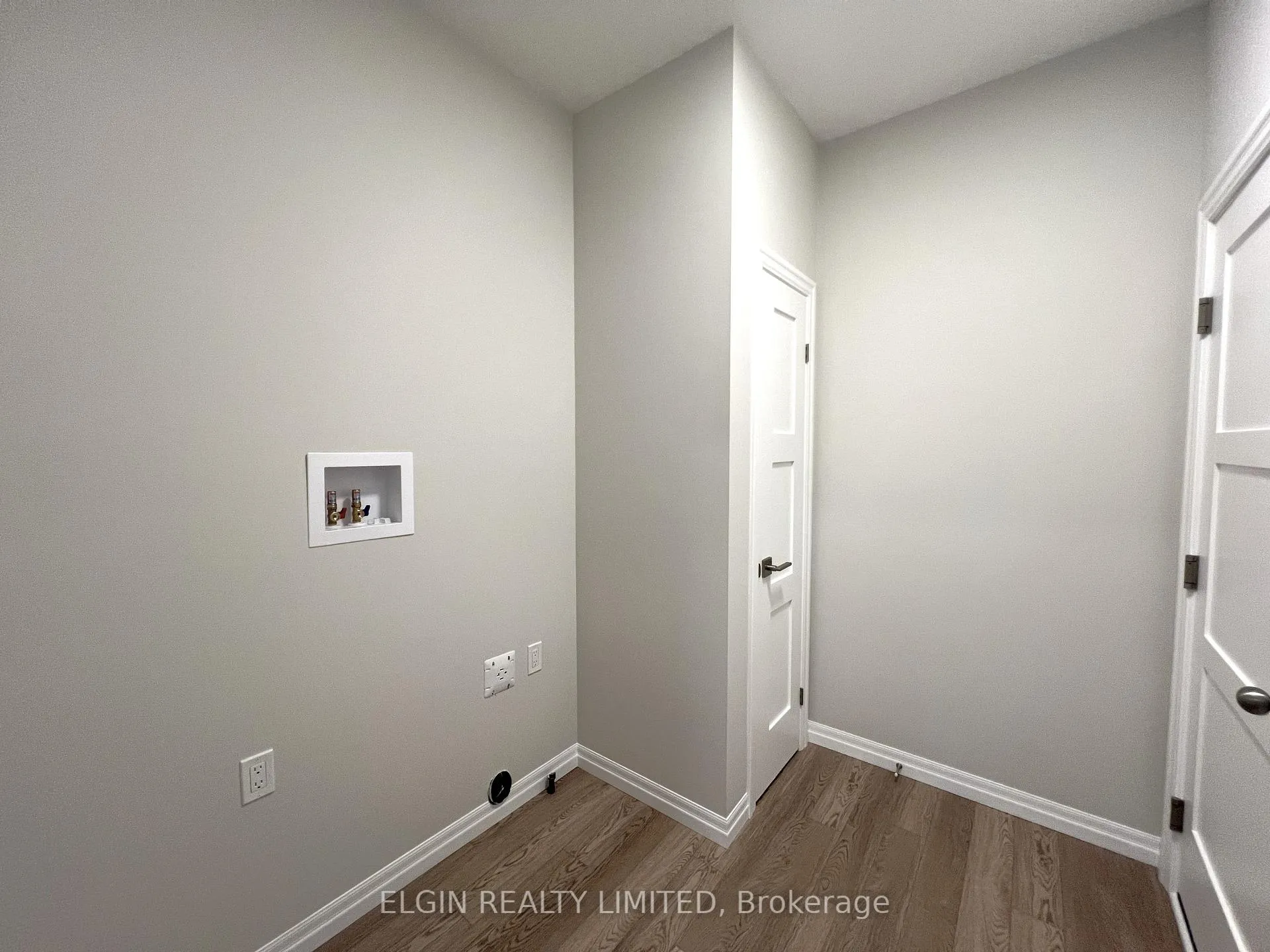 Photo 4 of 10 Columbus Court, Central Elgin, Rural Central Elgin — HOMEH