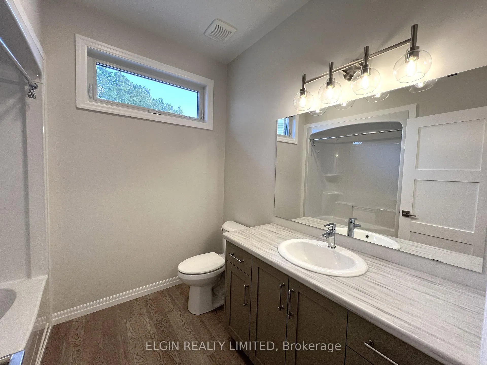 Photo 5 of 10 Columbus Court, Central Elgin, Rural Central Elgin — HOMEH
