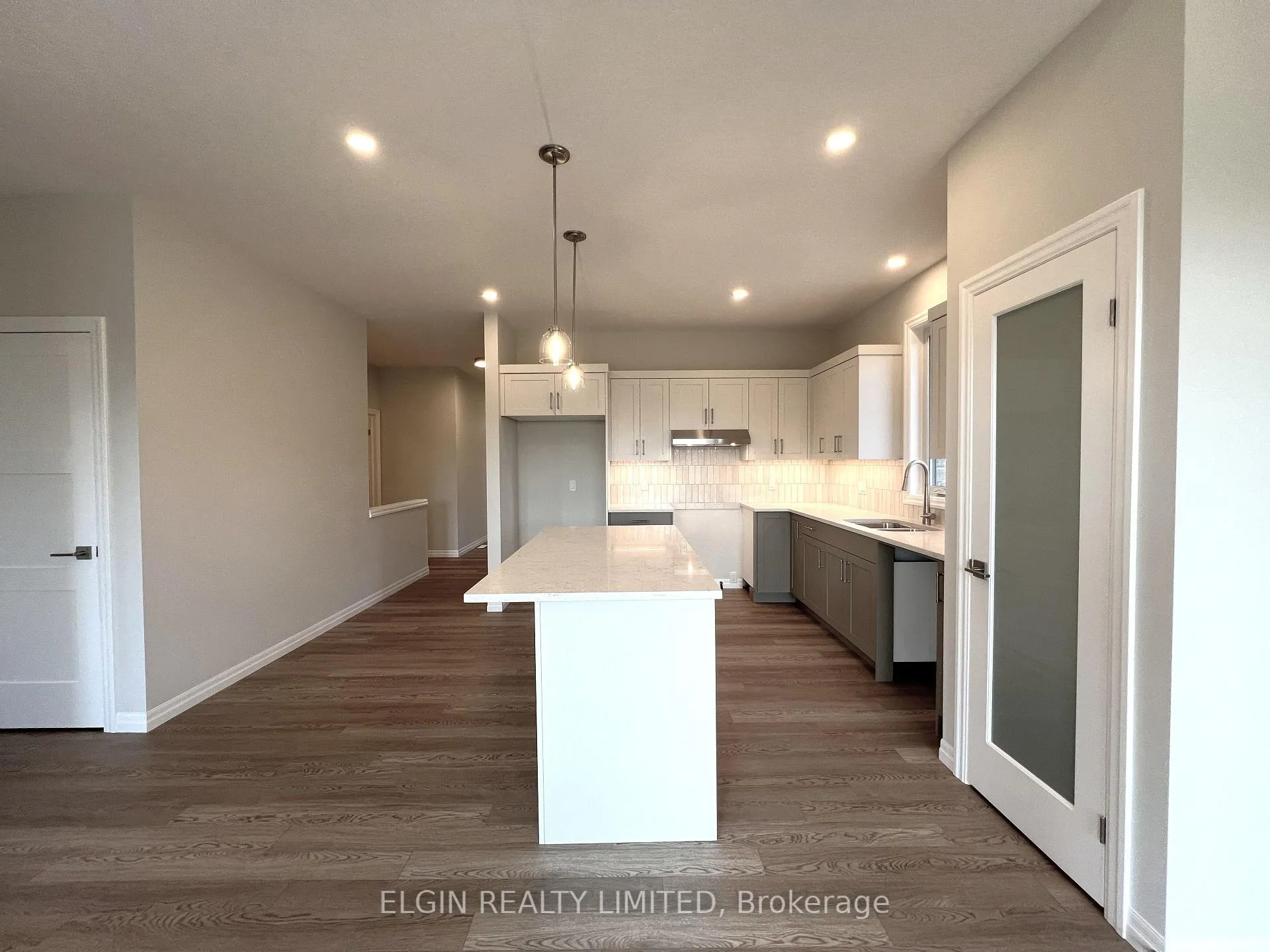 Photo 8 of 10 Columbus Court, Central Elgin, Rural Central Elgin — HOMEH
