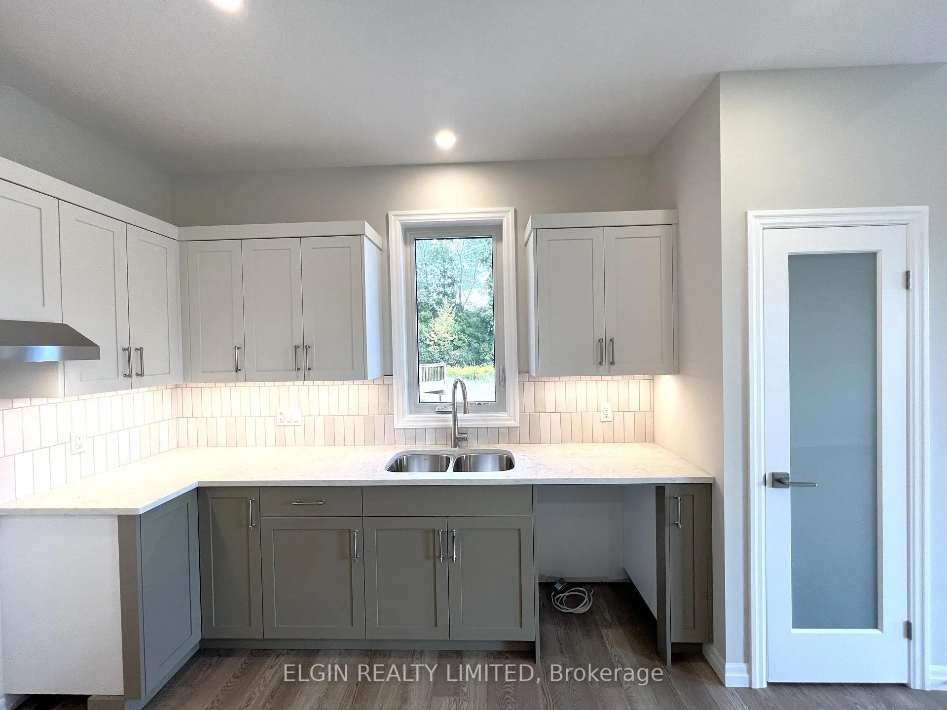 Photo 11 of 10 Columbus Court, Central Elgin, Rural Central Elgin — HOMEH