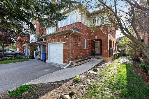 Photo 2 of 82 Baywell Crescent, Aurora, Bayview Wellington — HOMEH