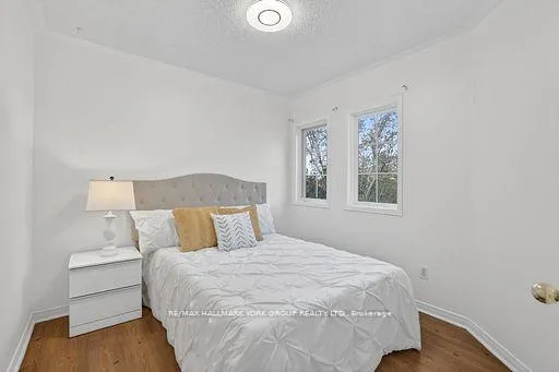 Photo 13 of 82 Baywell Crescent, Aurora, Bayview Wellington — HOMEH