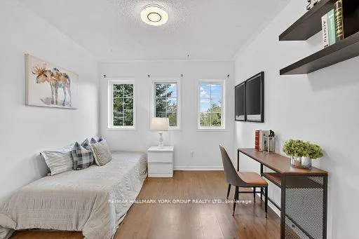 Photo 14 of 82 Baywell Crescent, Aurora, Bayview Wellington — HOMEH