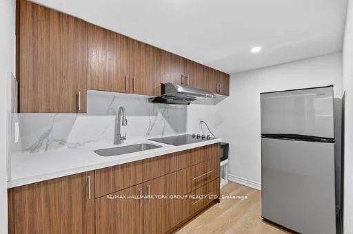 Photo 15 of 82 Baywell Crescent, Aurora, Bayview Wellington — HOMEH