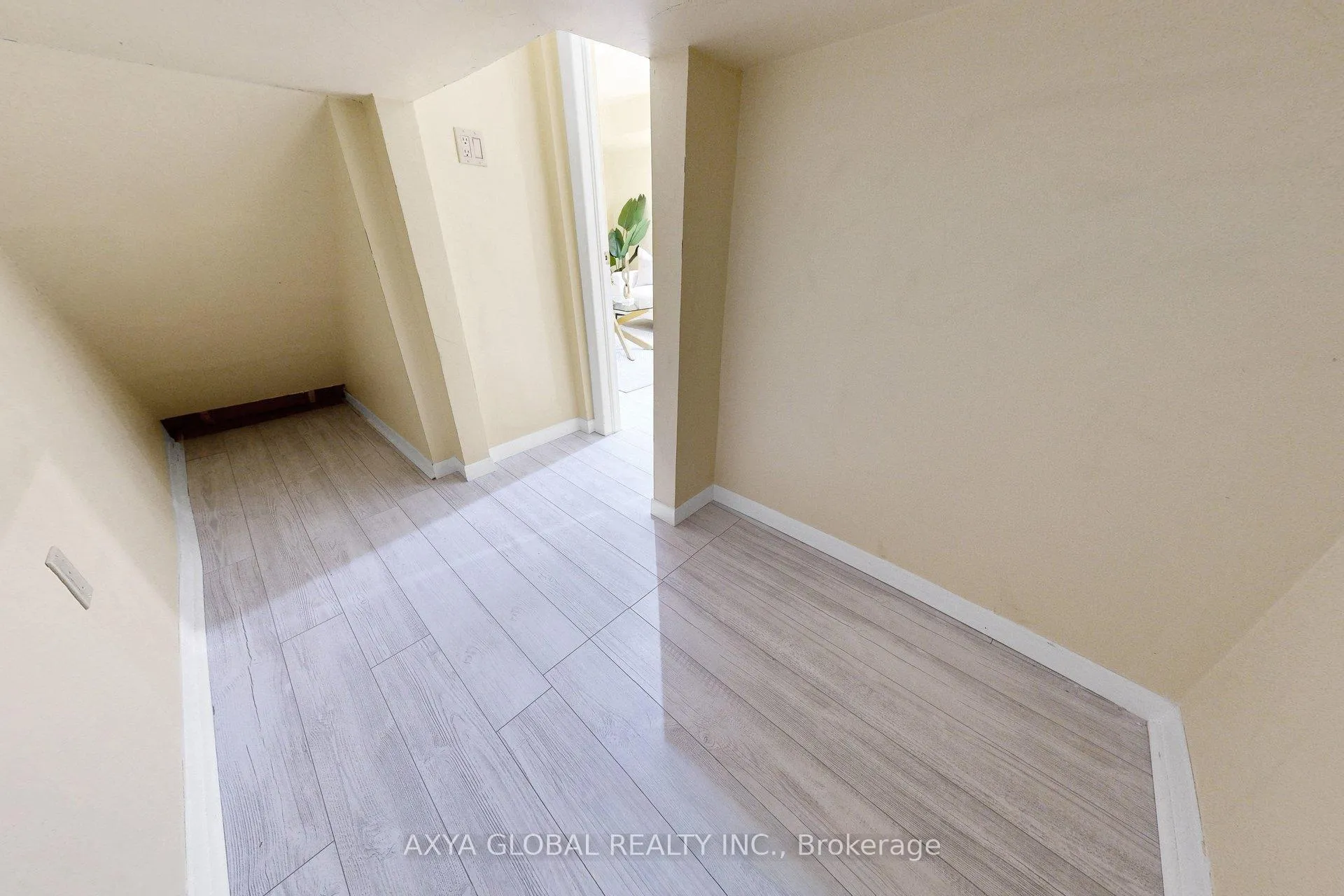 Photo 47 of 74 McSweeney Crescent, Ajax, Northwest Ajax — HOMEH