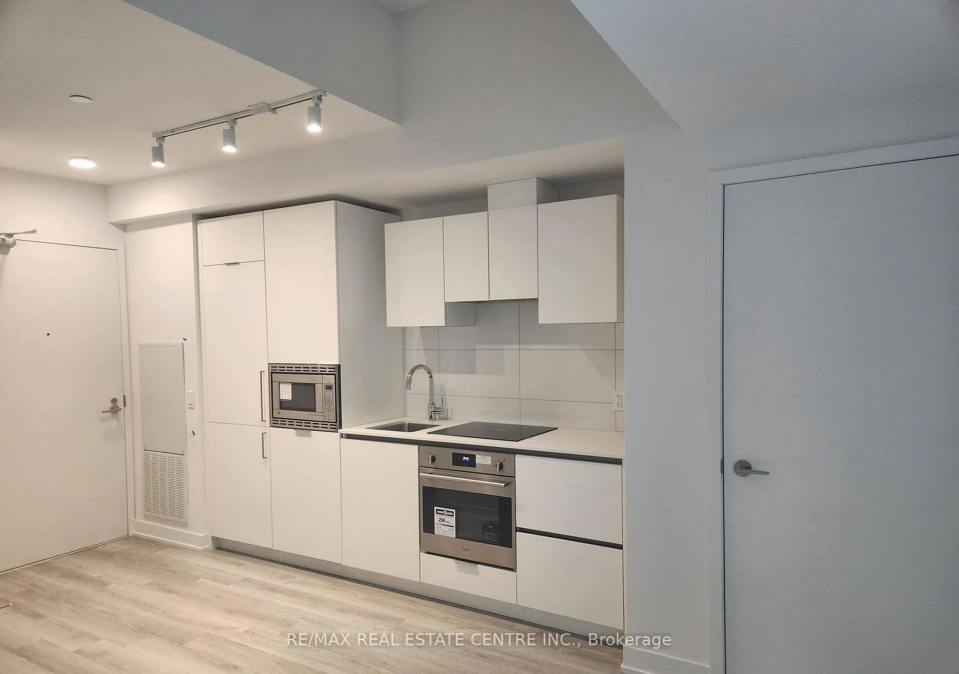 Photo 4 of 121 St Patrick Street, Toronto, University — HOMEH