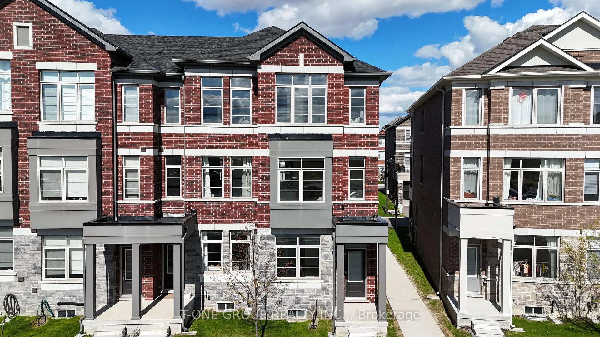 Photo 1 of 32 Stoeber Lane, Markham, Box Grove — HOMEH