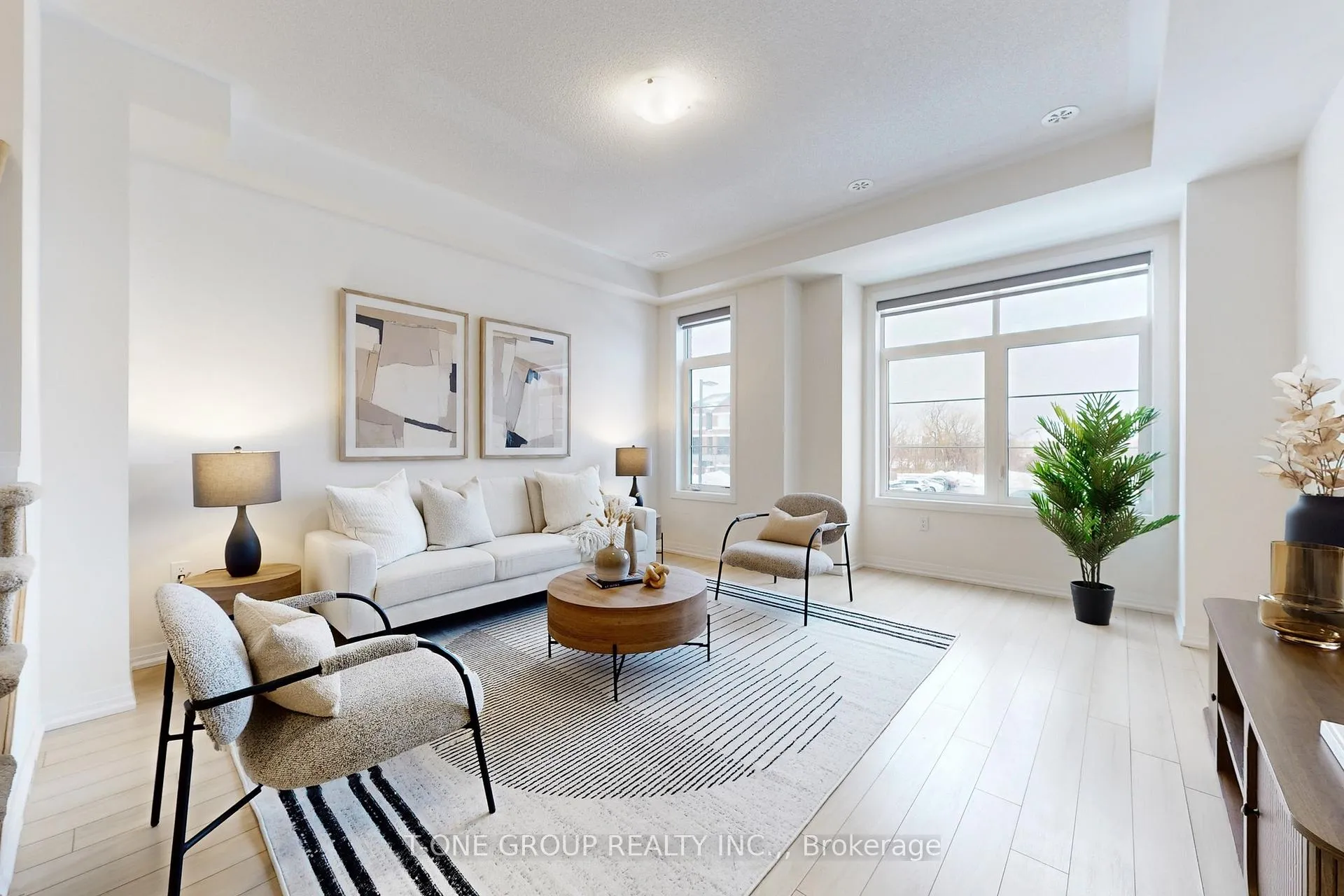 Photo 2 of 32 Stoeber Lane, Markham, Box Grove — HOMEH