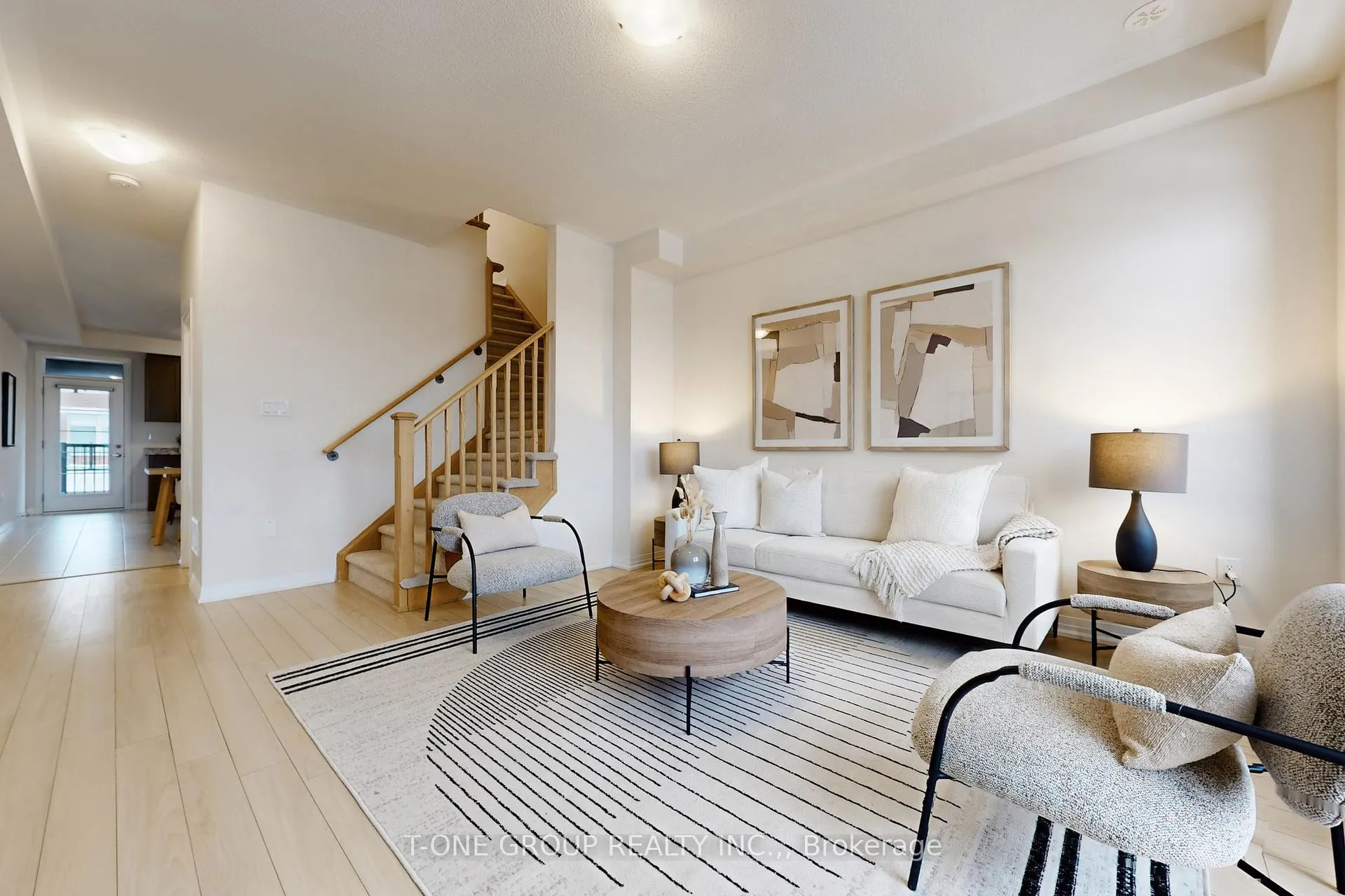 Photo 4 of 32 Stoeber Lane, Markham, Box Grove — HOMEH