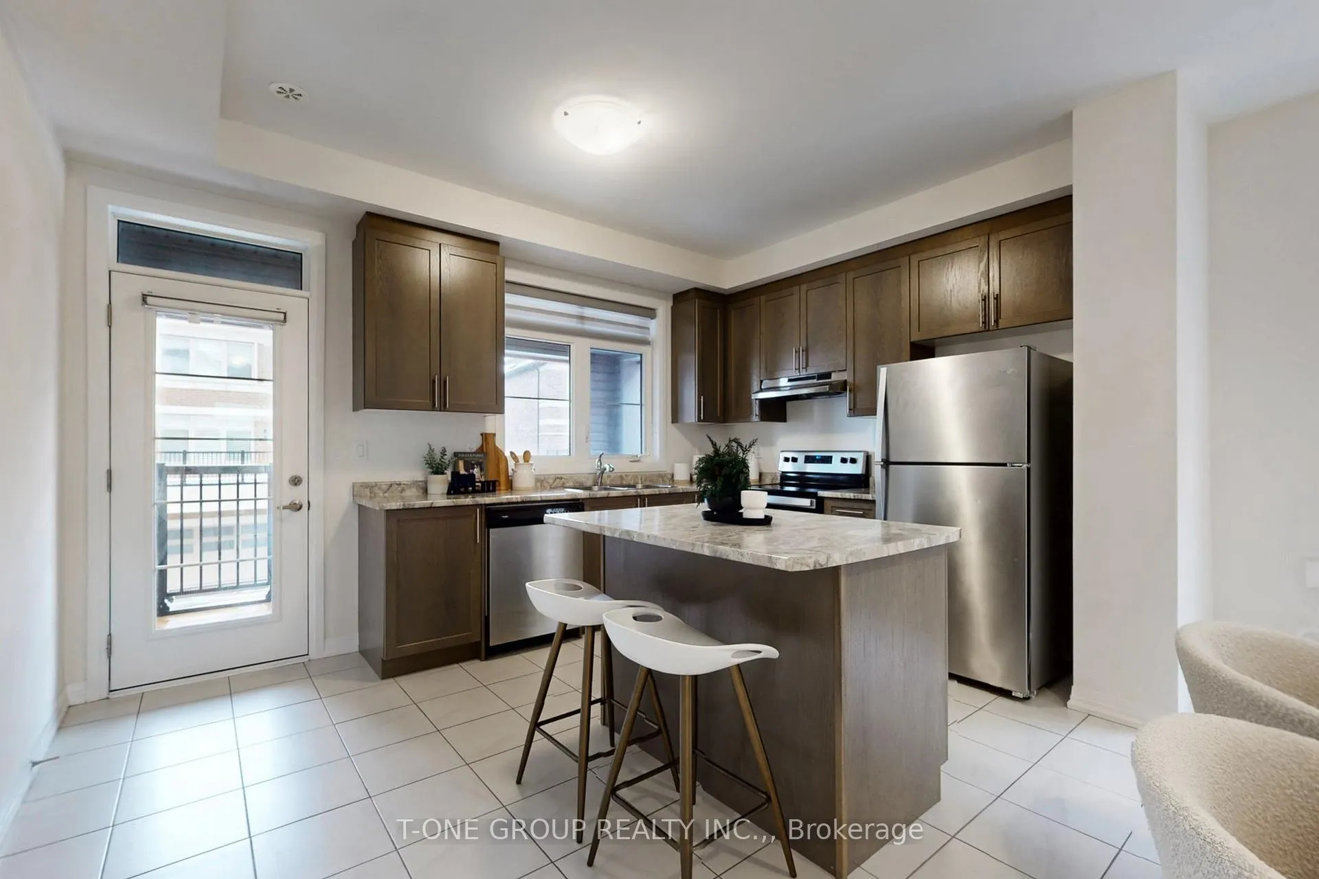 Photo 6 of 32 Stoeber Lane, Markham, Box Grove — HOMEH