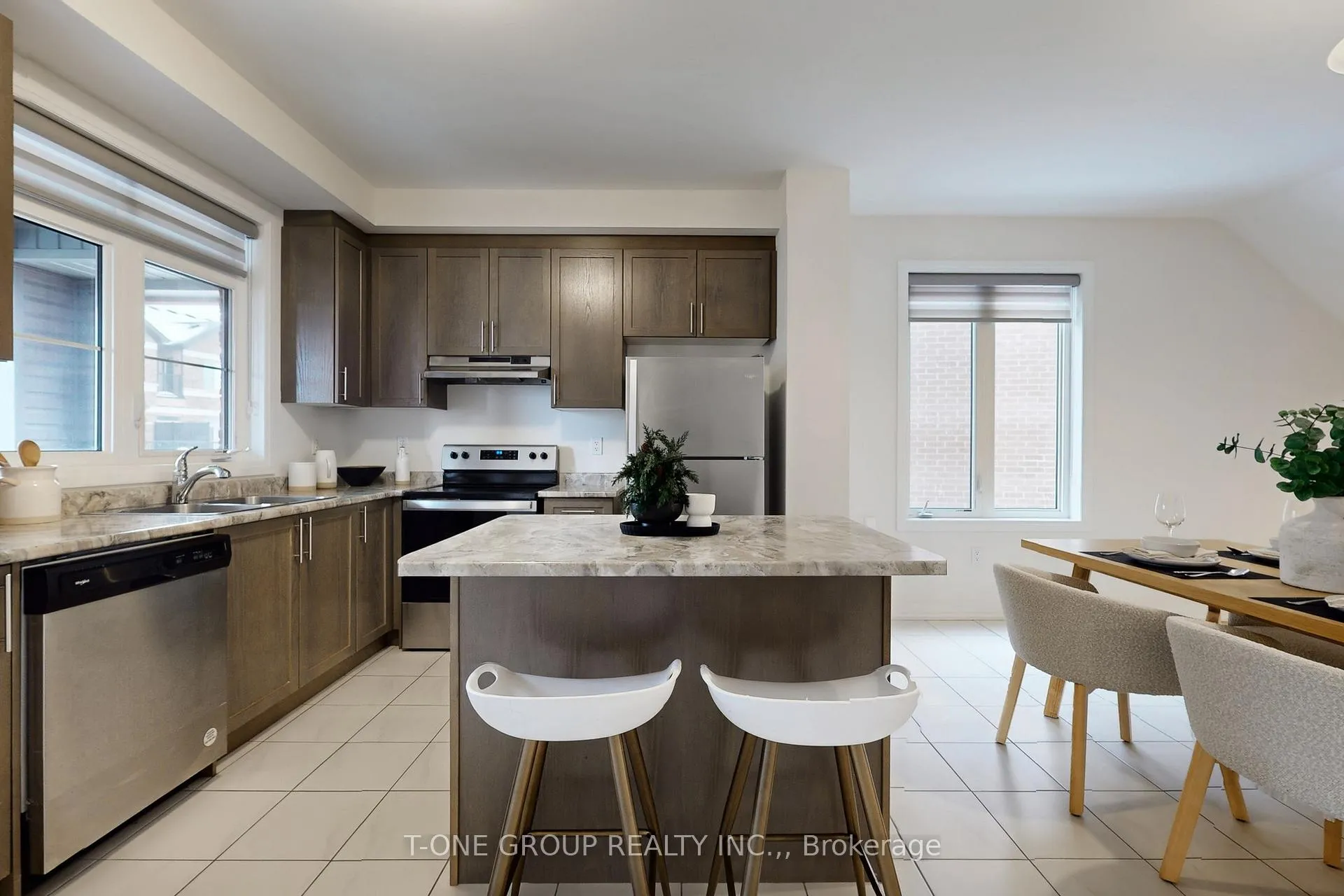 Photo 7 of 32 Stoeber Lane, Markham, Box Grove — HOMEH