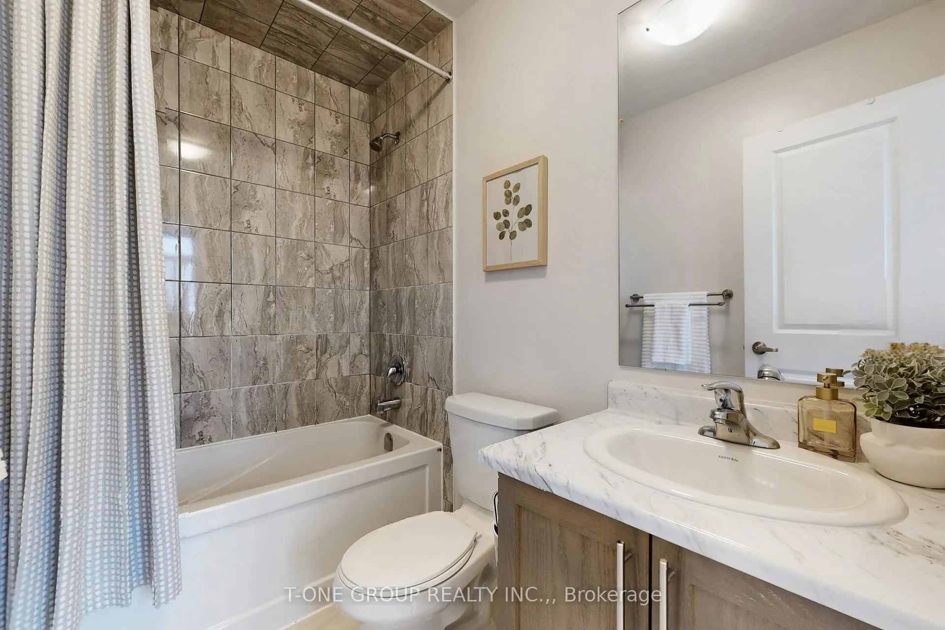 Photo 13 of 32 Stoeber Lane, Markham, Box Grove — HOMEH