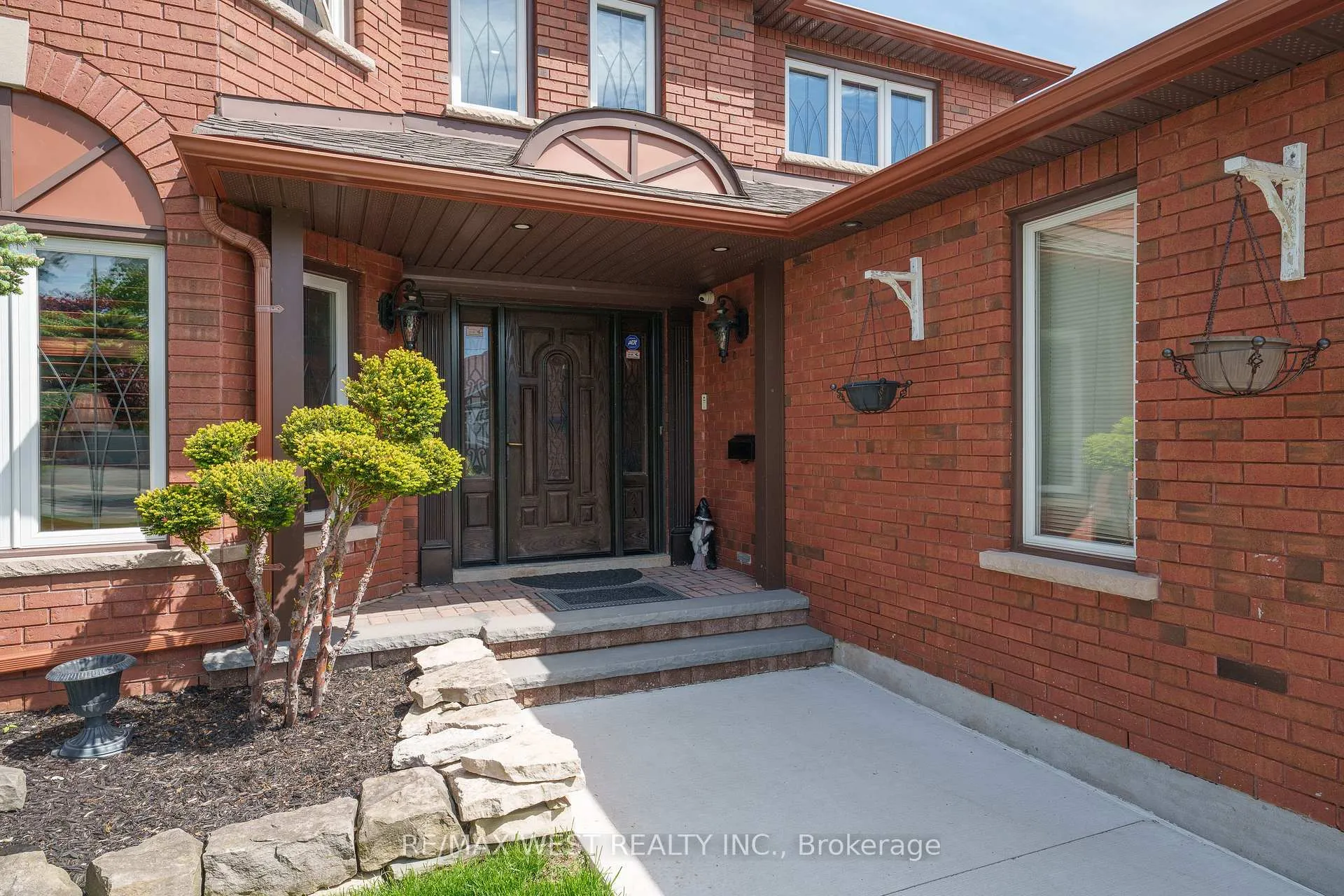 Photo 5 of 27 Golden Meadow Road, Barrie, Bayshore — HOMEH