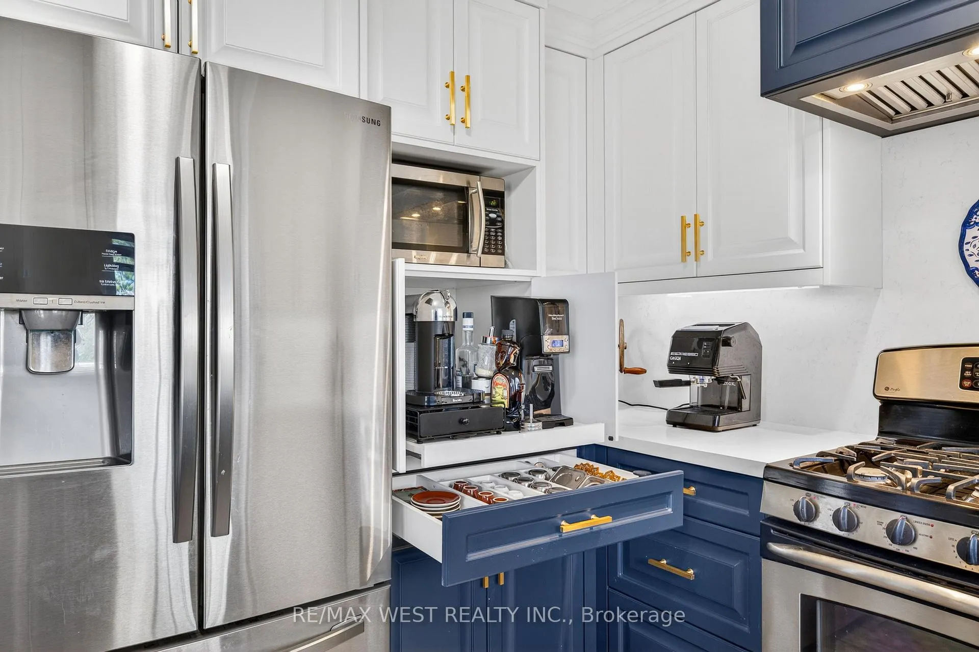 Photo 18 of 27 Golden Meadow Road, Barrie, Bayshore — HOMEH
