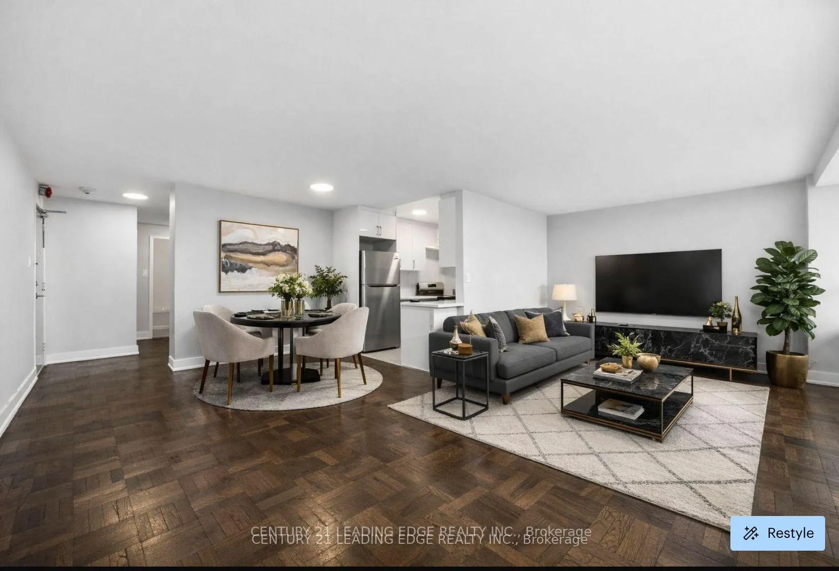 Photo 3 of Unit 501, 103 Avenue Road, Toronto, The Annex — HOMEH