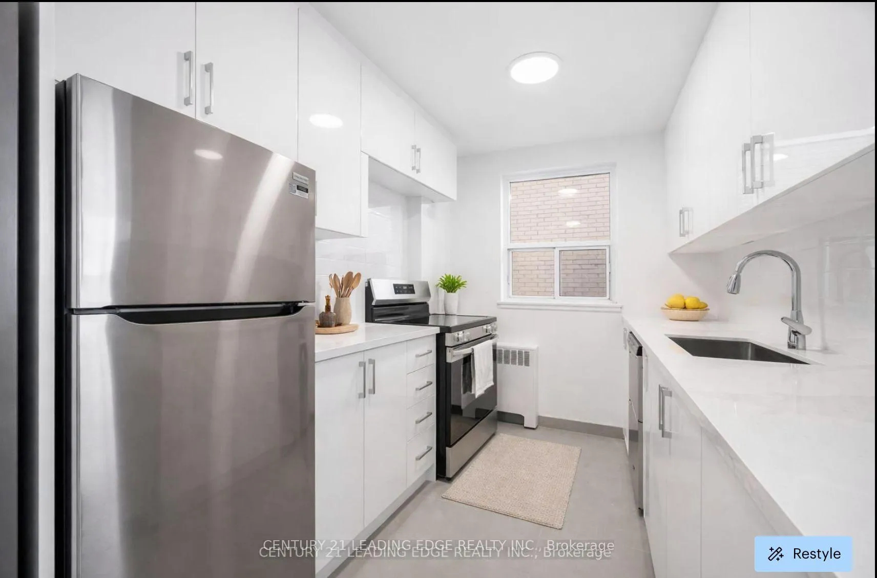 Photo 4 of Unit 501, 103 Avenue Road, Toronto, The Annex — HOMEH
