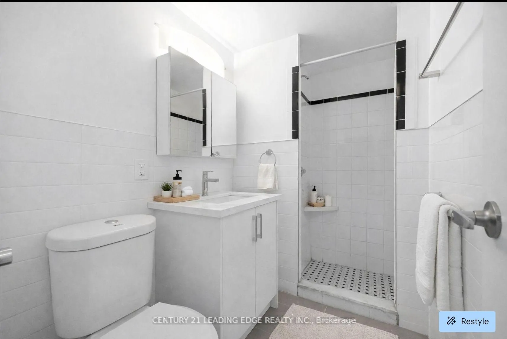 Photo 7 of Unit 501, 103 Avenue Road, Toronto, The Annex — HOMEH