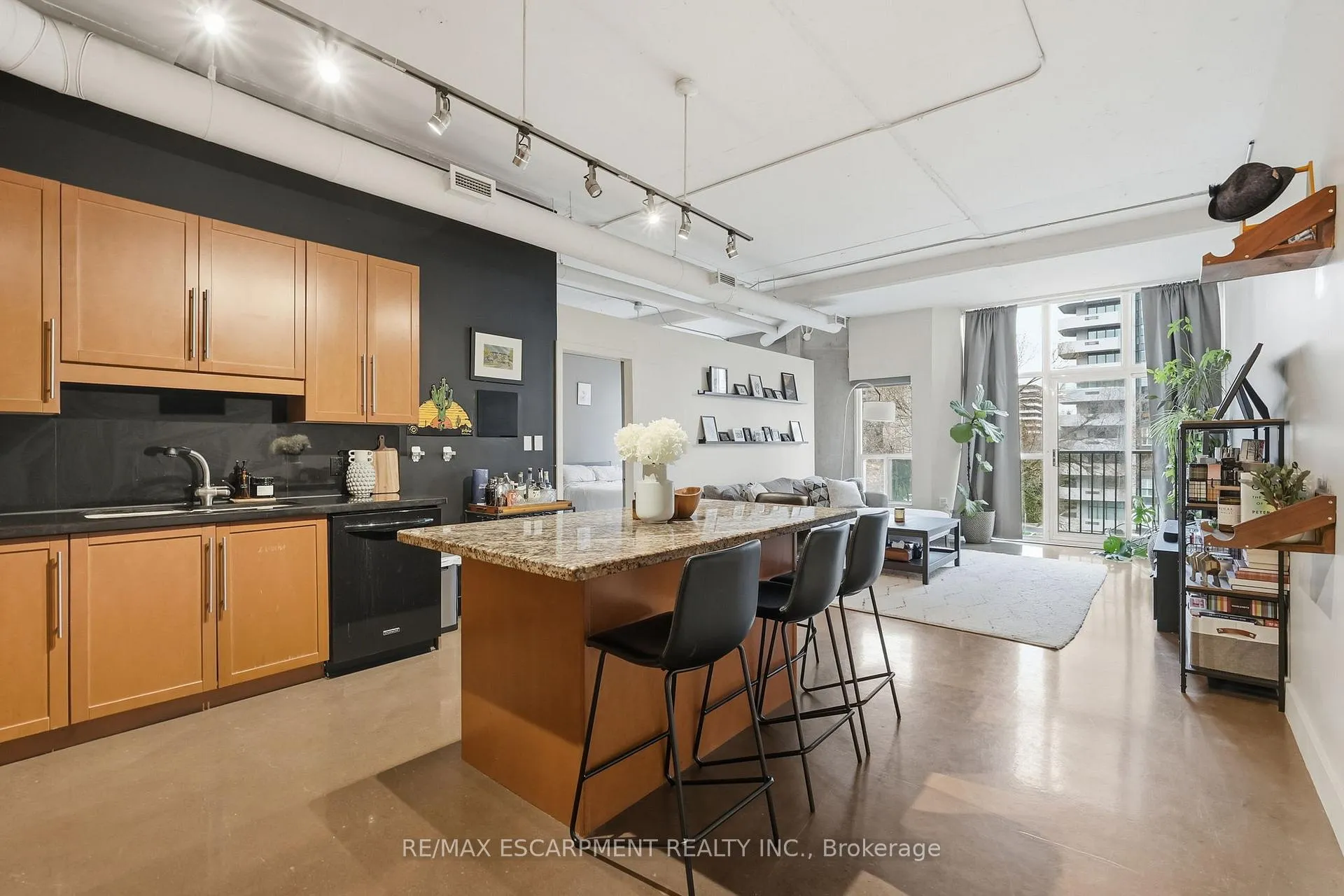 Photo 3 of Unit 510, 66 Bay Street S, Hamilton, Durand — HOMEH