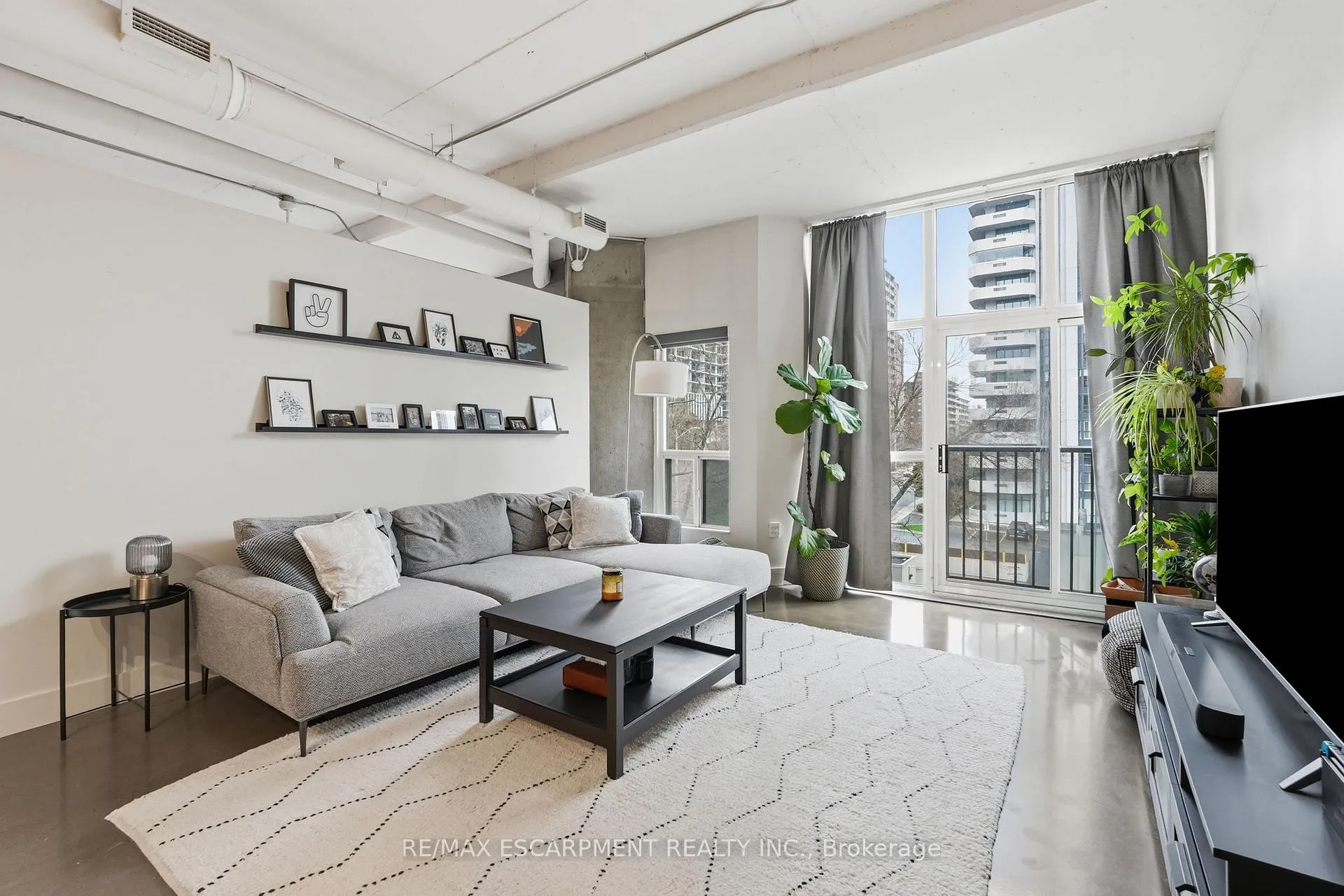 Photo 4 of Unit 510, 66 Bay Street S, Hamilton, Durand — HOMEH