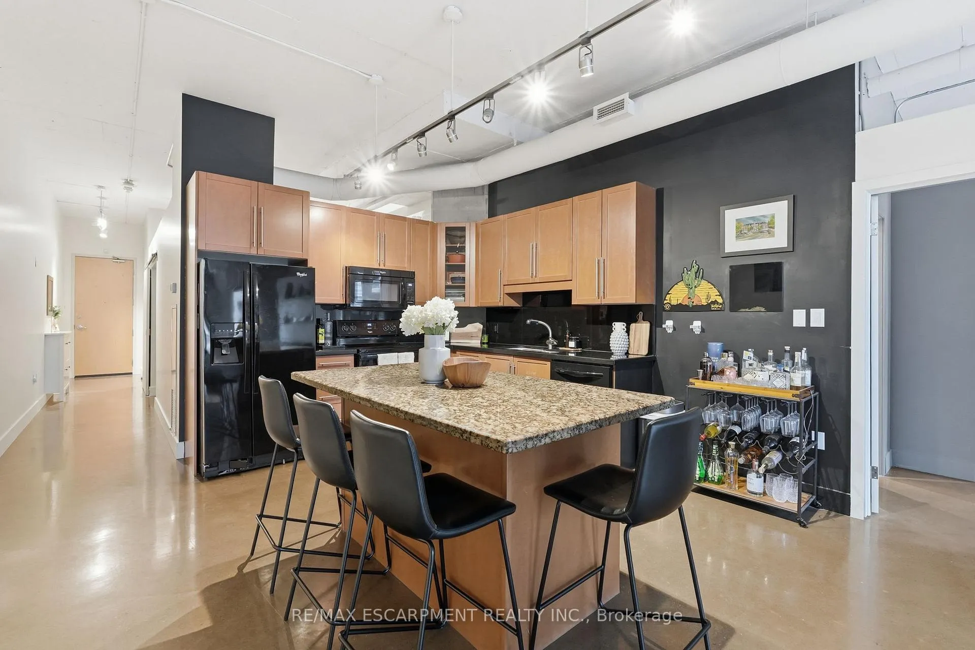 Photo 6 of Unit 510, 66 Bay Street S, Hamilton, Durand — HOMEH
