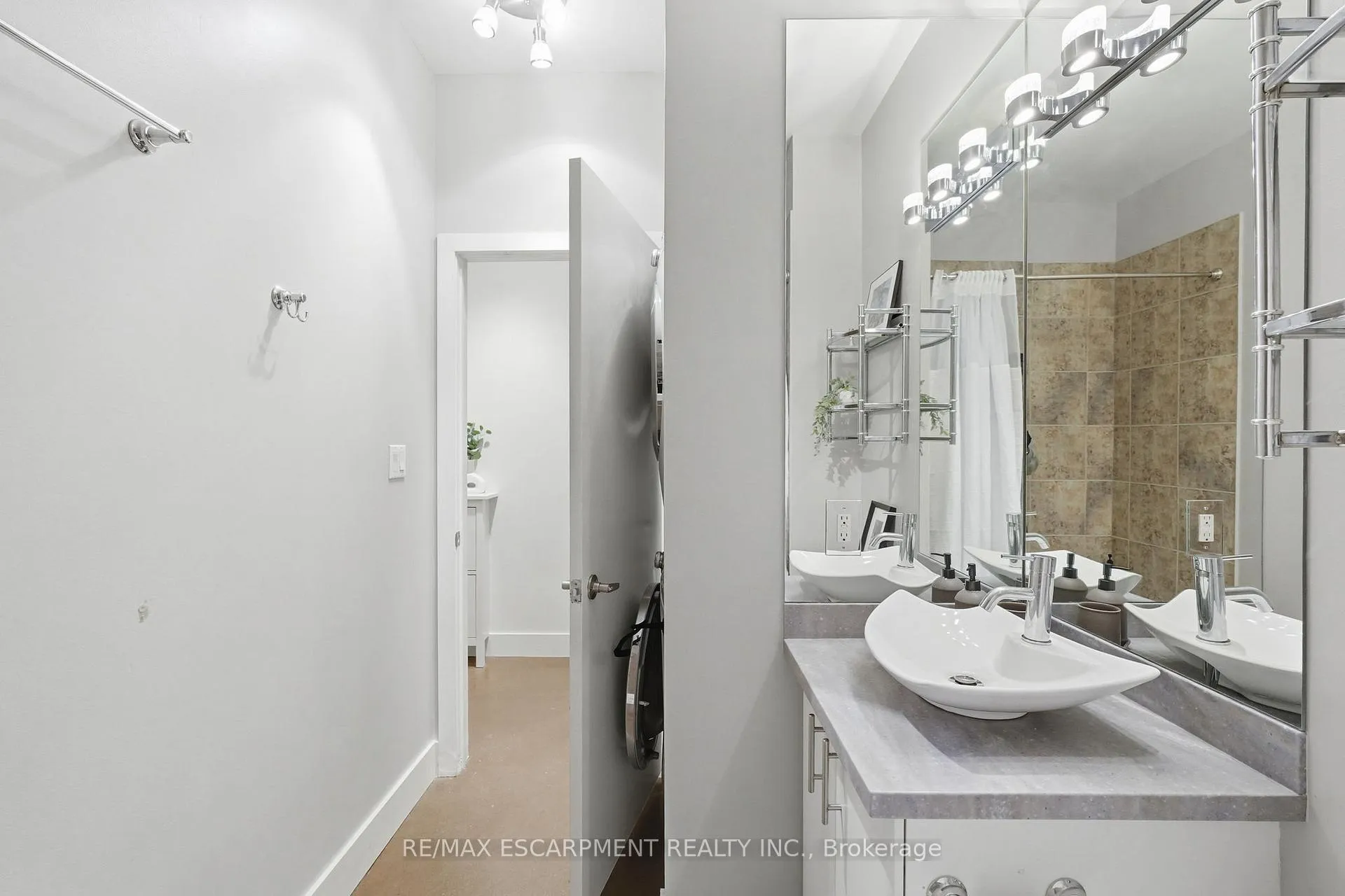 Photo 19 of Unit 510, 66 Bay Street S, Hamilton, Durand — HOMEH