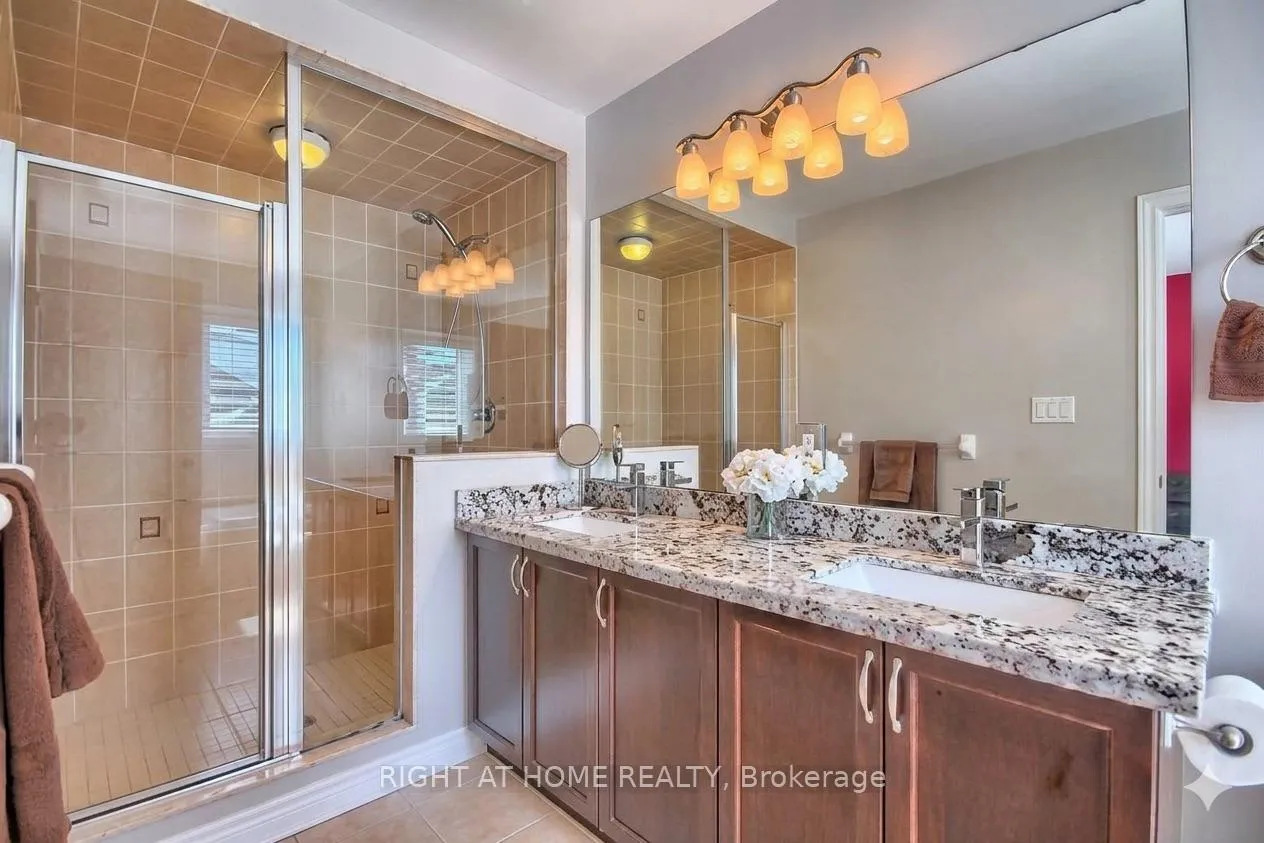 Photo 5 of 169 District Avenue, Vaughan, Patterson — HOMEH