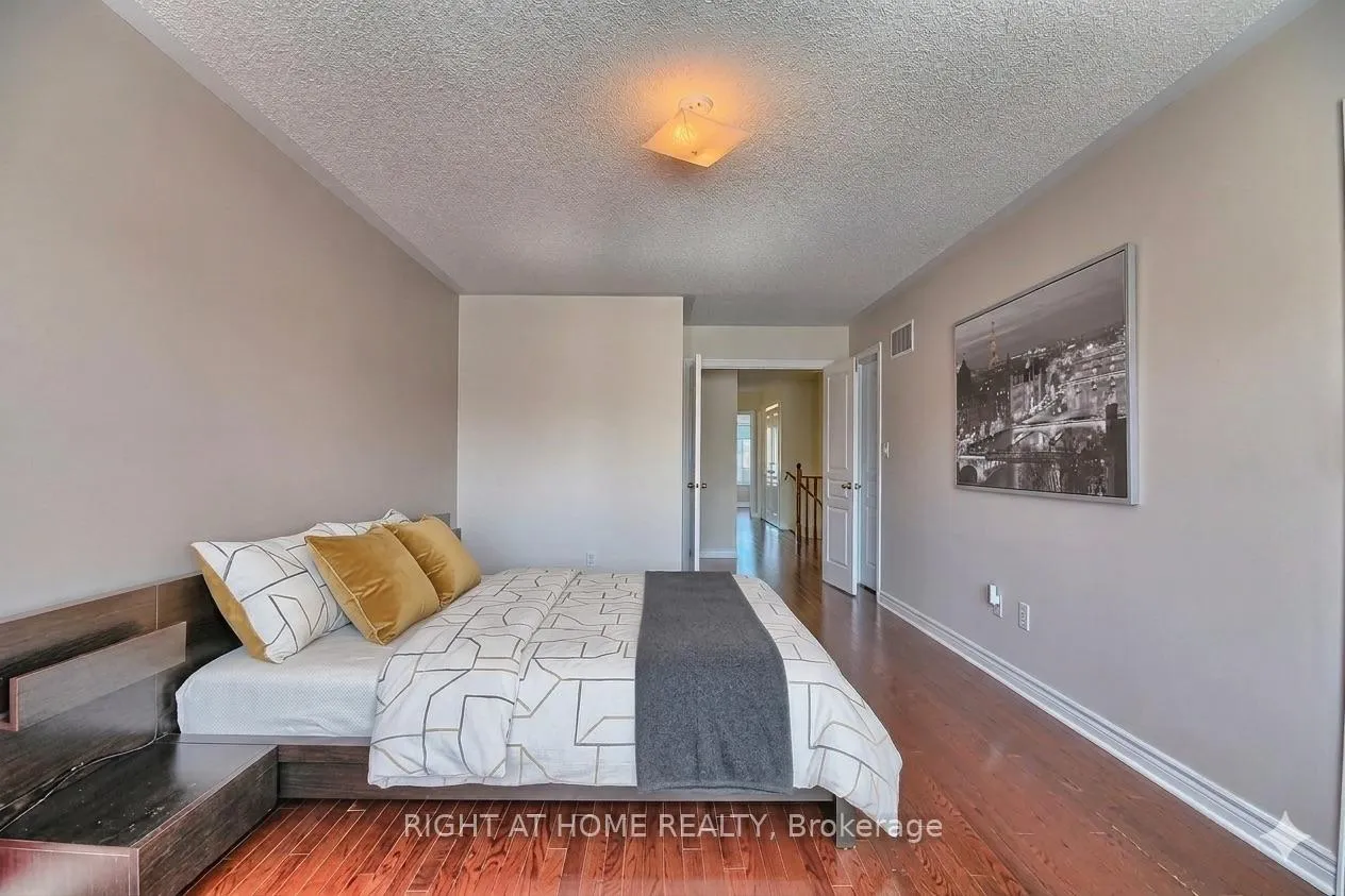 Photo 6 of 169 District Avenue, Vaughan, Patterson — HOMEH