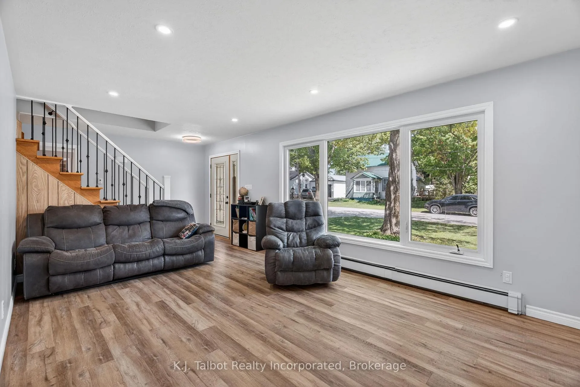 Photo 4 of 441 Coombs Street, North Huron, Blyth — HOMEH