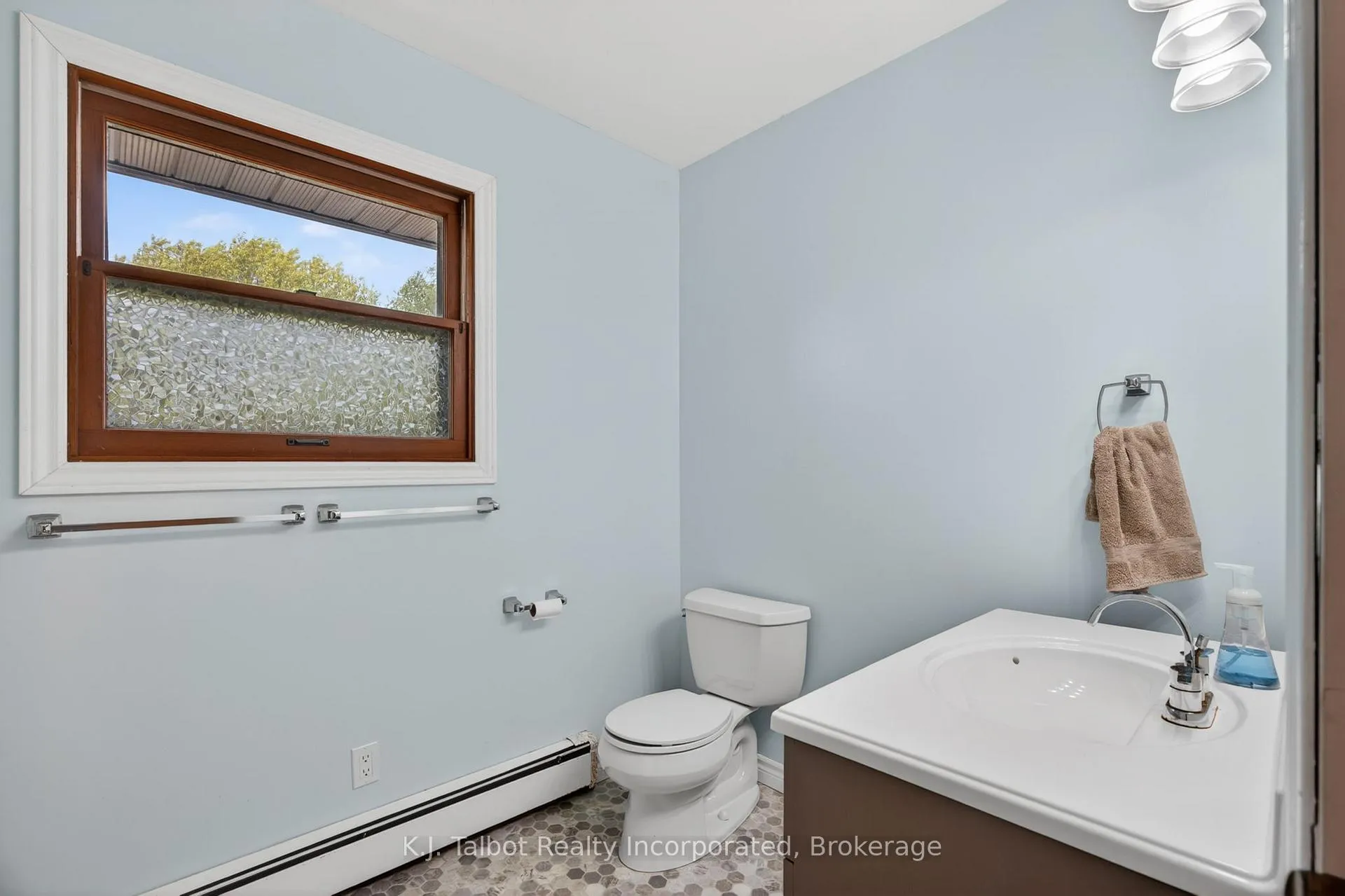 Photo 28 of 441 Coombs Street, North Huron, Blyth — HOMEH