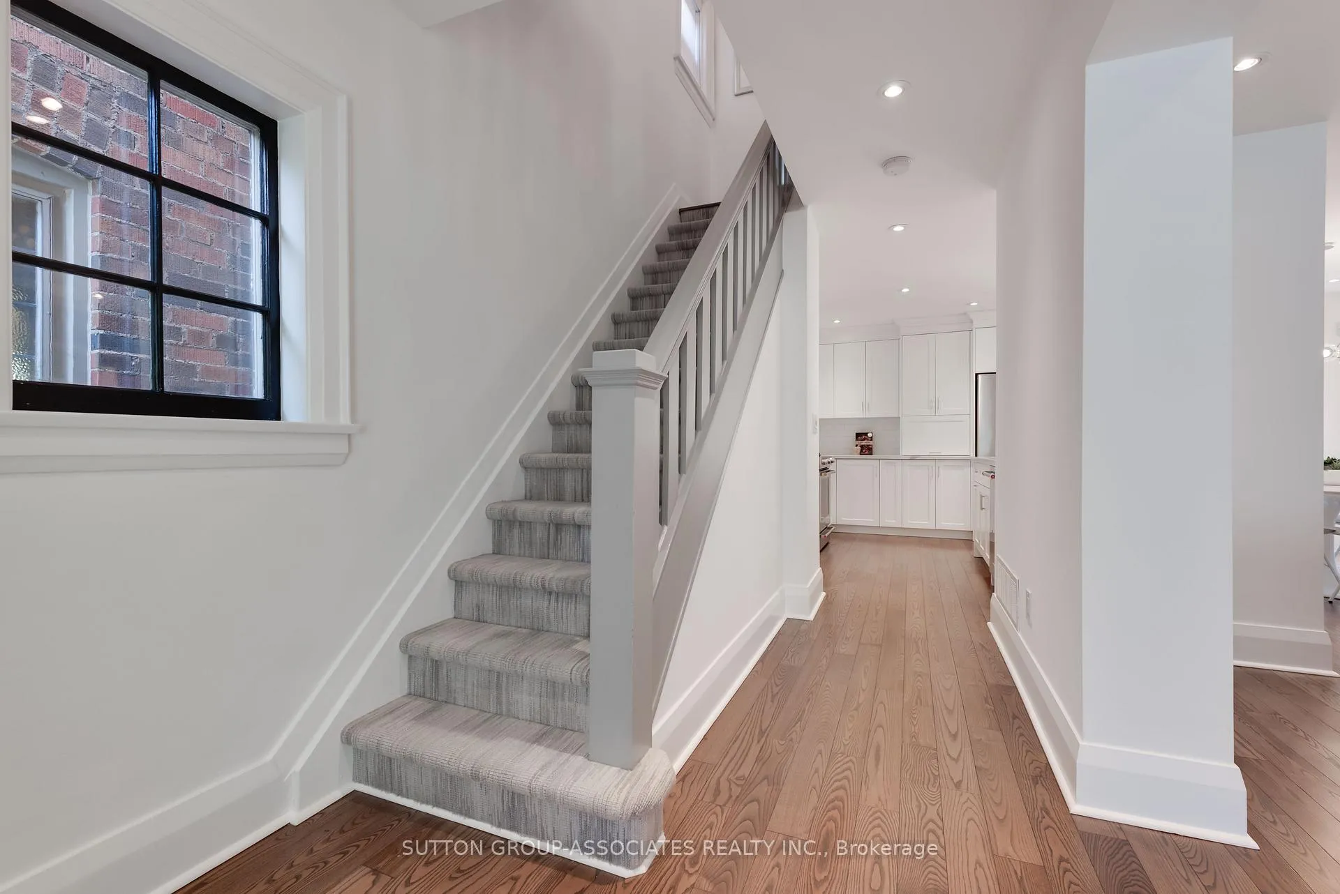 Photo 4 of 8 Dundurn Crescent, Toronto, Humewood-Cedarvale — HOMEH