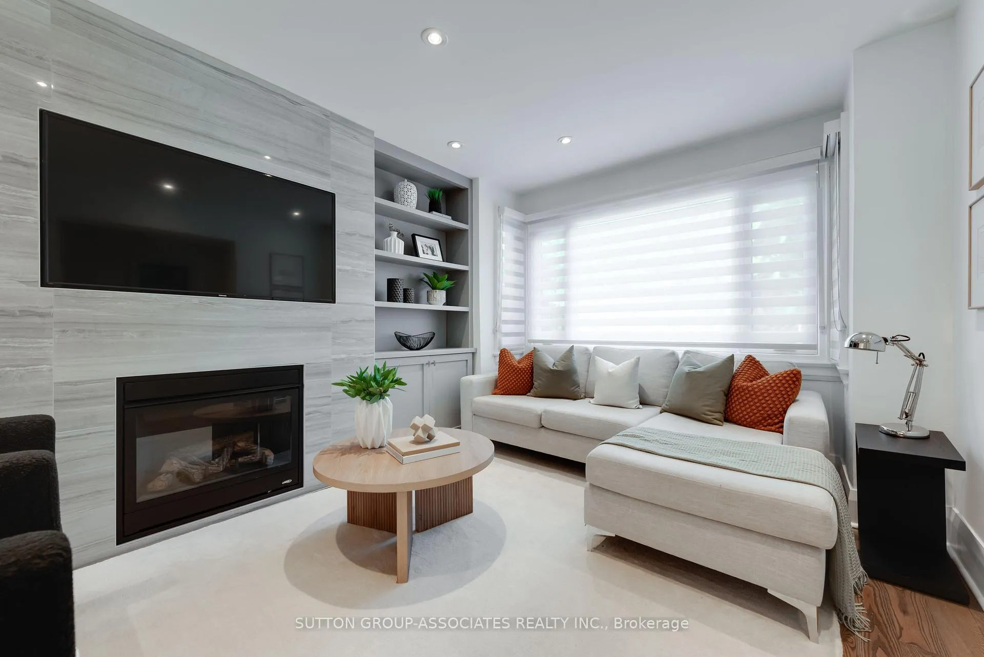 Photo 7 of 8 Dundurn Crescent, Toronto, Humewood-Cedarvale — HOMEH