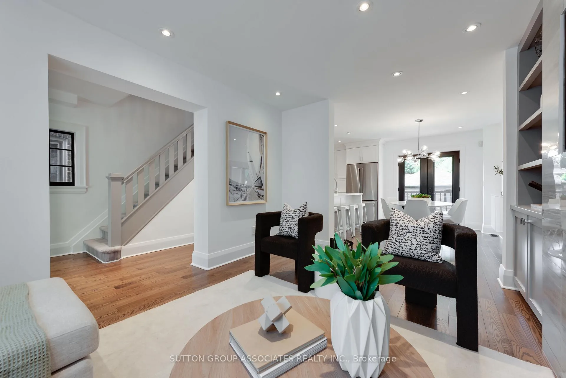 Photo 9 of 8 Dundurn Crescent, Toronto, Humewood-Cedarvale — HOMEH