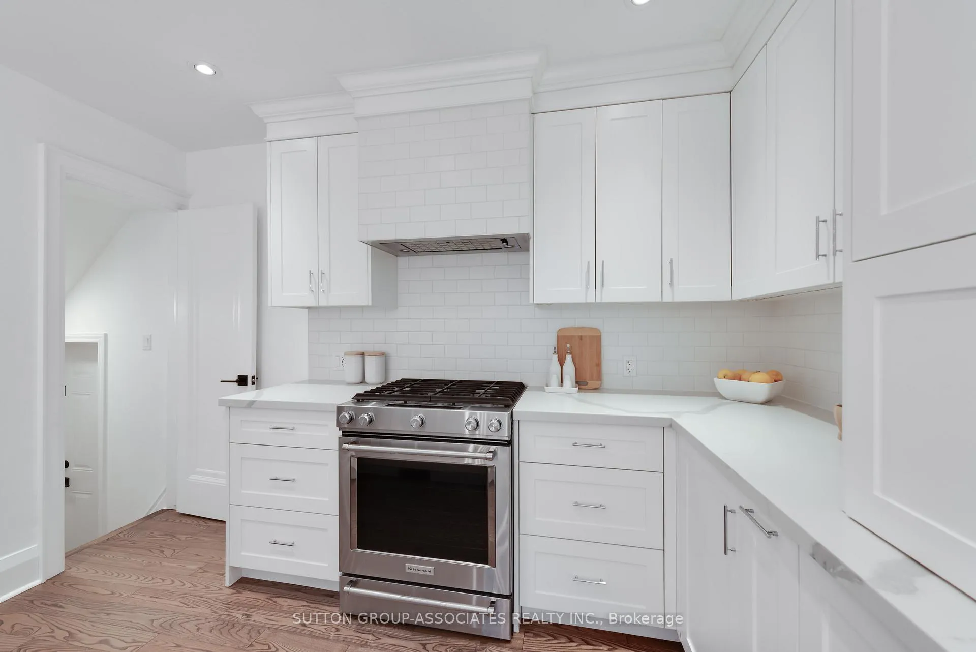 Photo 17 of 8 Dundurn Crescent, Toronto, Humewood-Cedarvale — HOMEH