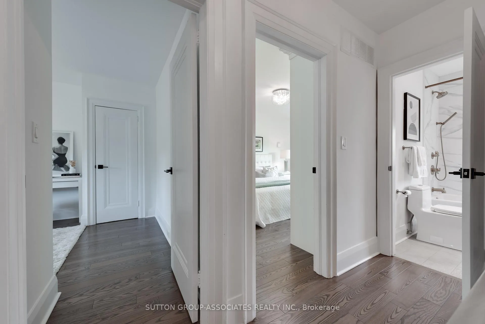 Photo 21 of 8 Dundurn Crescent, Toronto, Humewood-Cedarvale — HOMEH