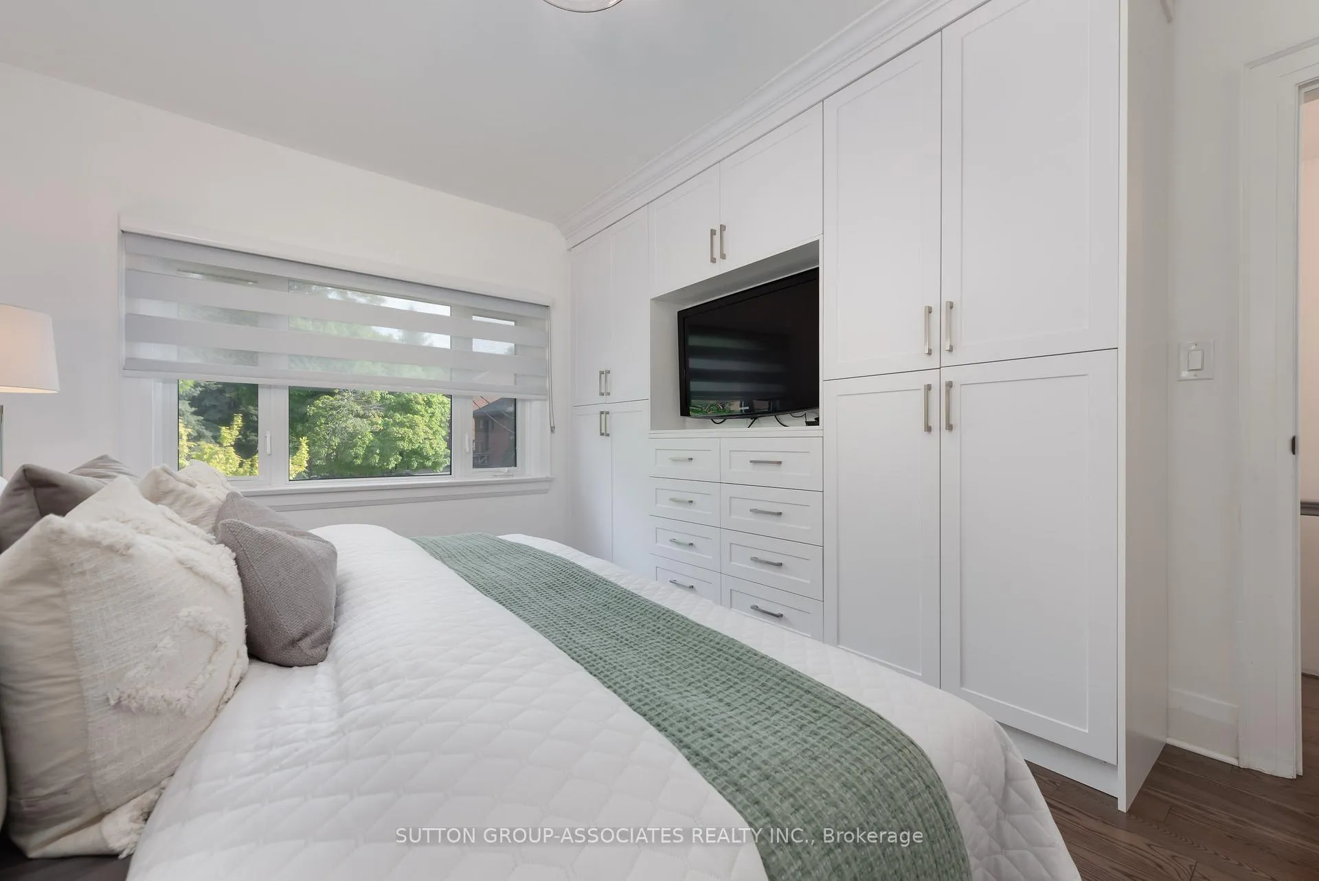 Photo 26 of 8 Dundurn Crescent, Toronto, Humewood-Cedarvale — HOMEH