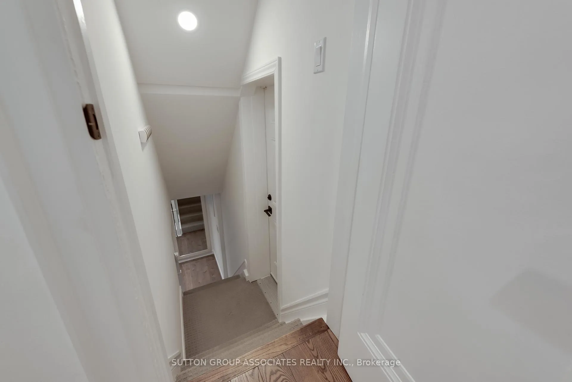 Photo 29 of 8 Dundurn Crescent, Toronto, Humewood-Cedarvale — HOMEH