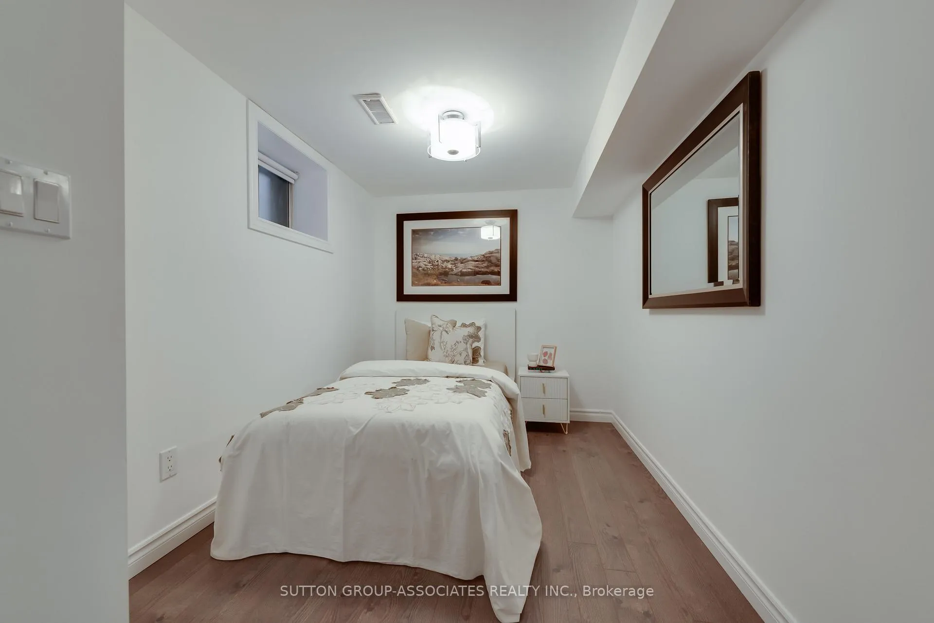 Photo 32 of 8 Dundurn Crescent, Toronto, Humewood-Cedarvale — HOMEH