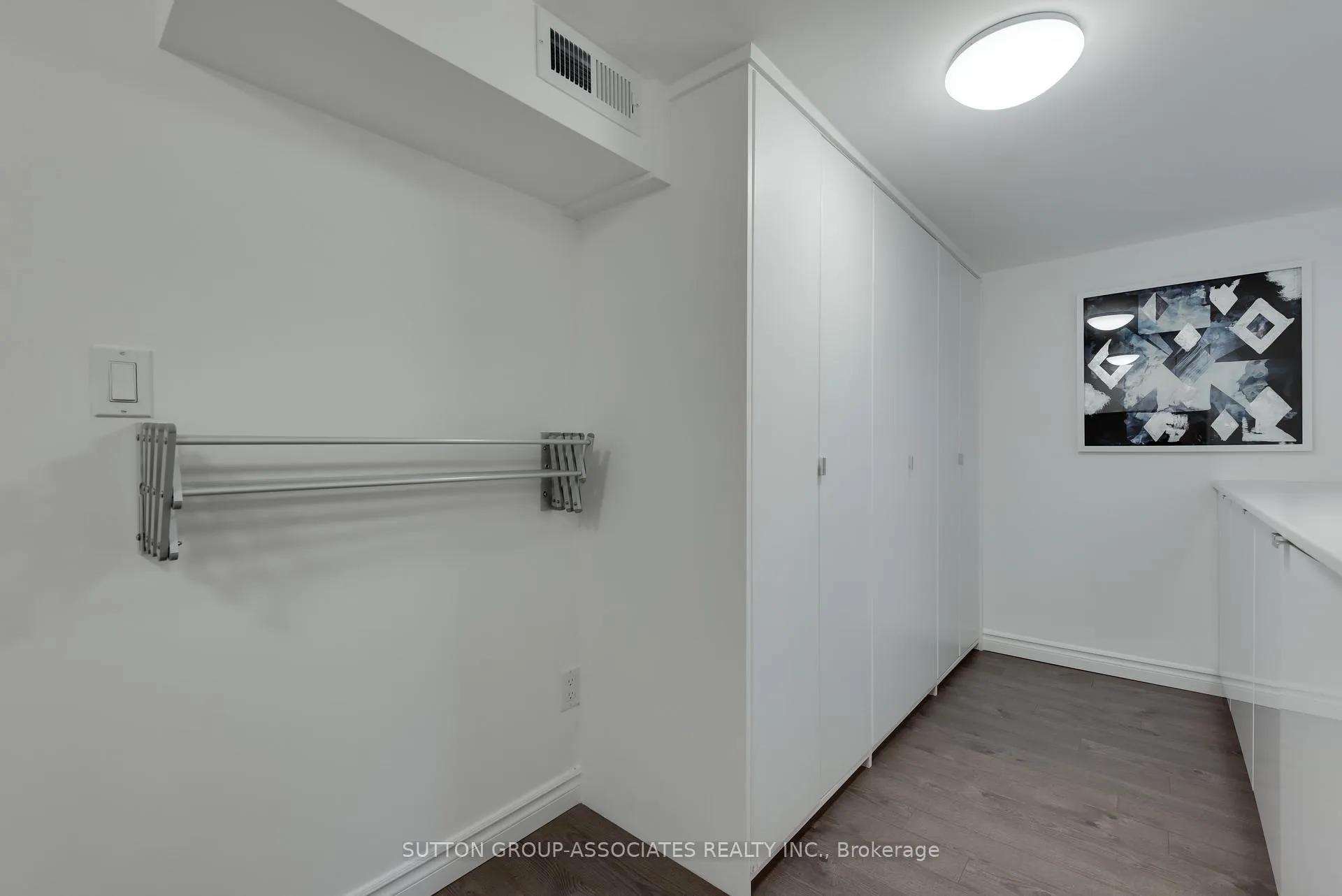 Photo 41 of 8 Dundurn Crescent, Toronto, Humewood-Cedarvale — HOMEH