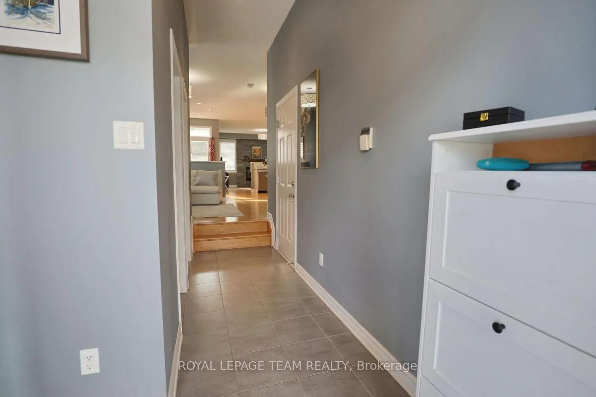 Photo 4 of 1591 Carronbridge Circle, Ottawa, Kanata - Emerald Meadows/Trailwest — HOMEH
