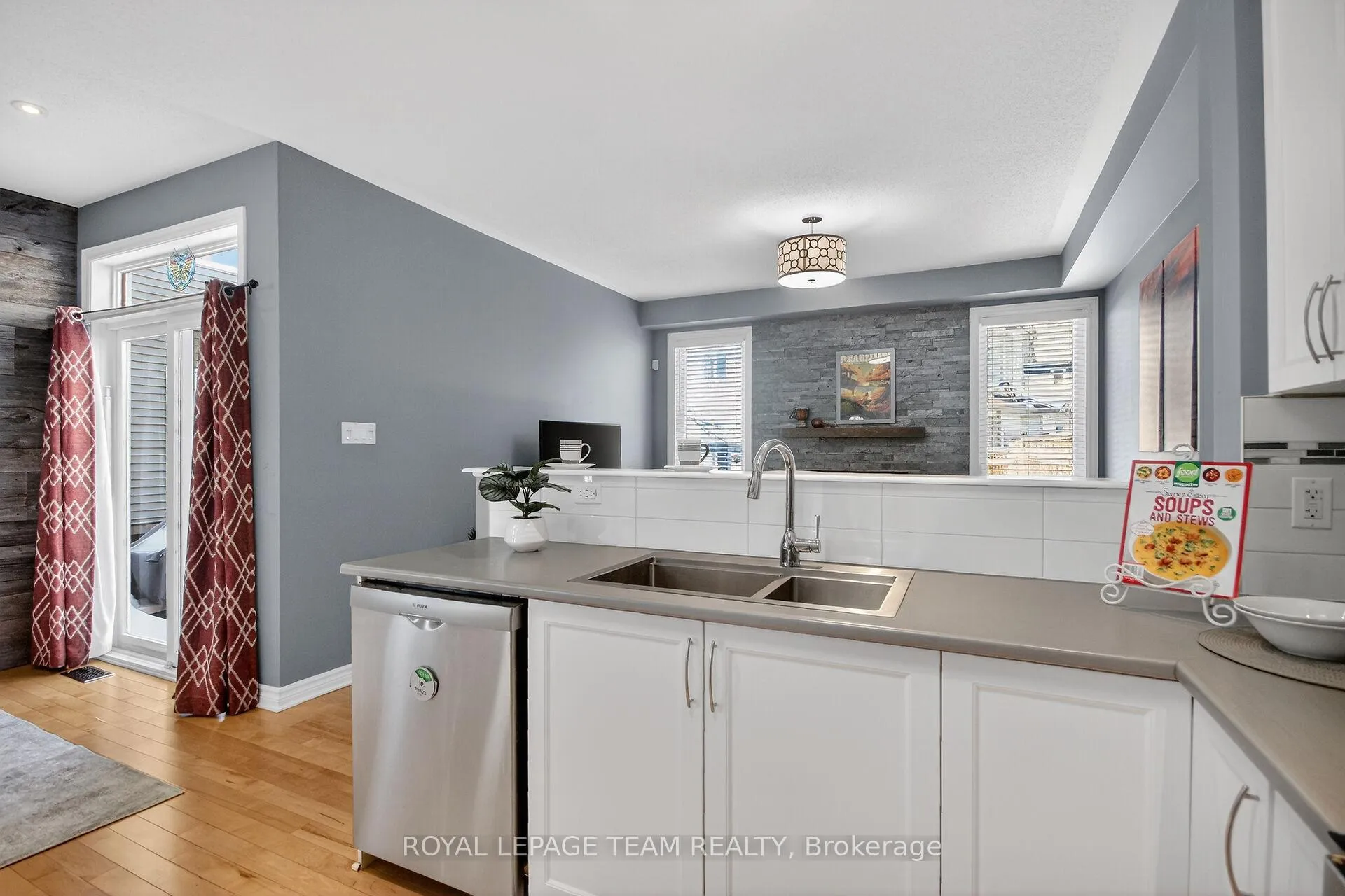 Photo 15 of 1591 Carronbridge Circle, Ottawa, Kanata - Emerald Meadows/Trailwest — HOMEH