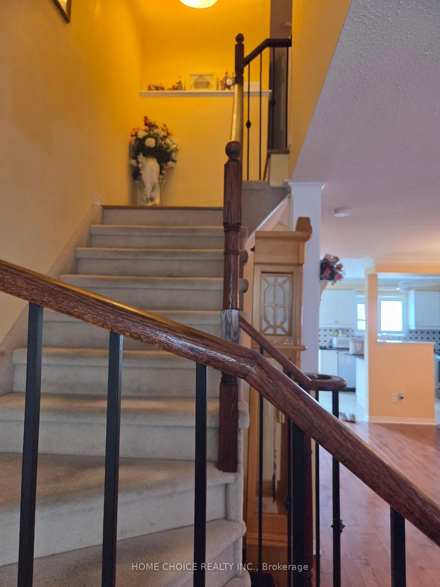 Photo 5 of Unit 52, 460 Woodmount Drive, Oshawa, Samac — HOMEH