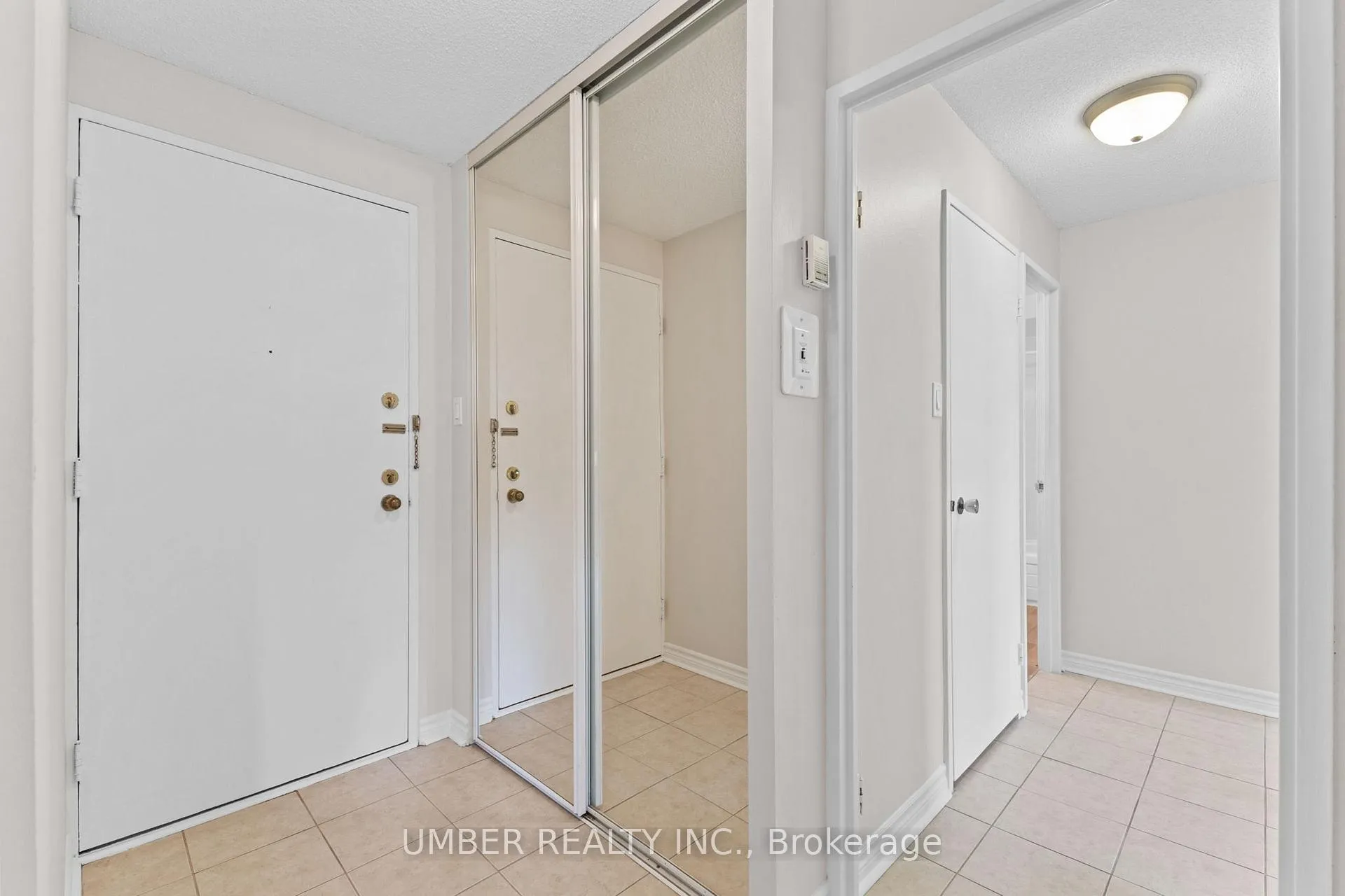 Photo 2 of Unit 708, 915 Elmsmere Road, Ottawa, Beacon Hill South — HOMEH