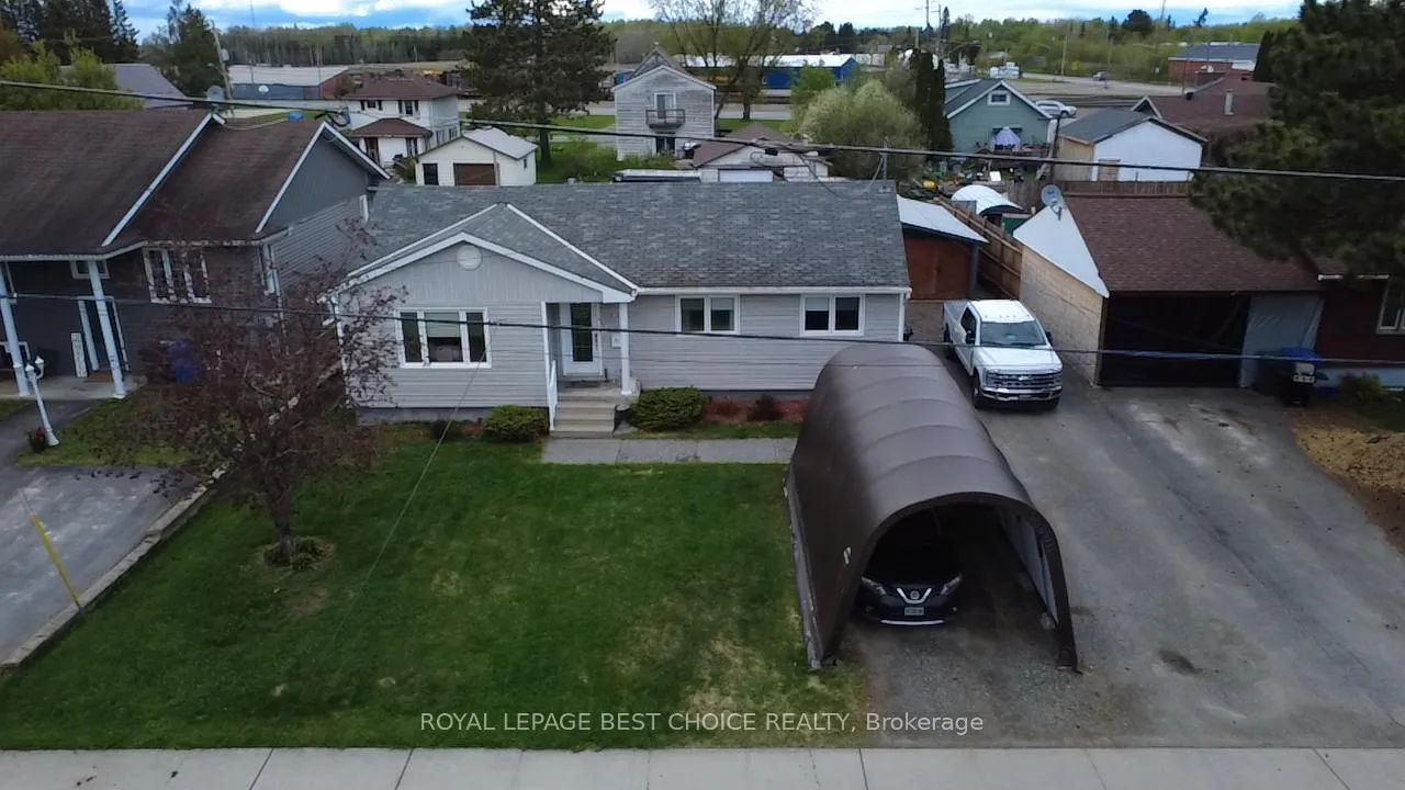 Photo 2 of 27 6th Avenue, Englehart — HOMEH