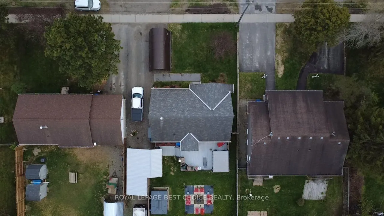 Photo 3 of 27 6th Avenue, Englehart — HOMEH