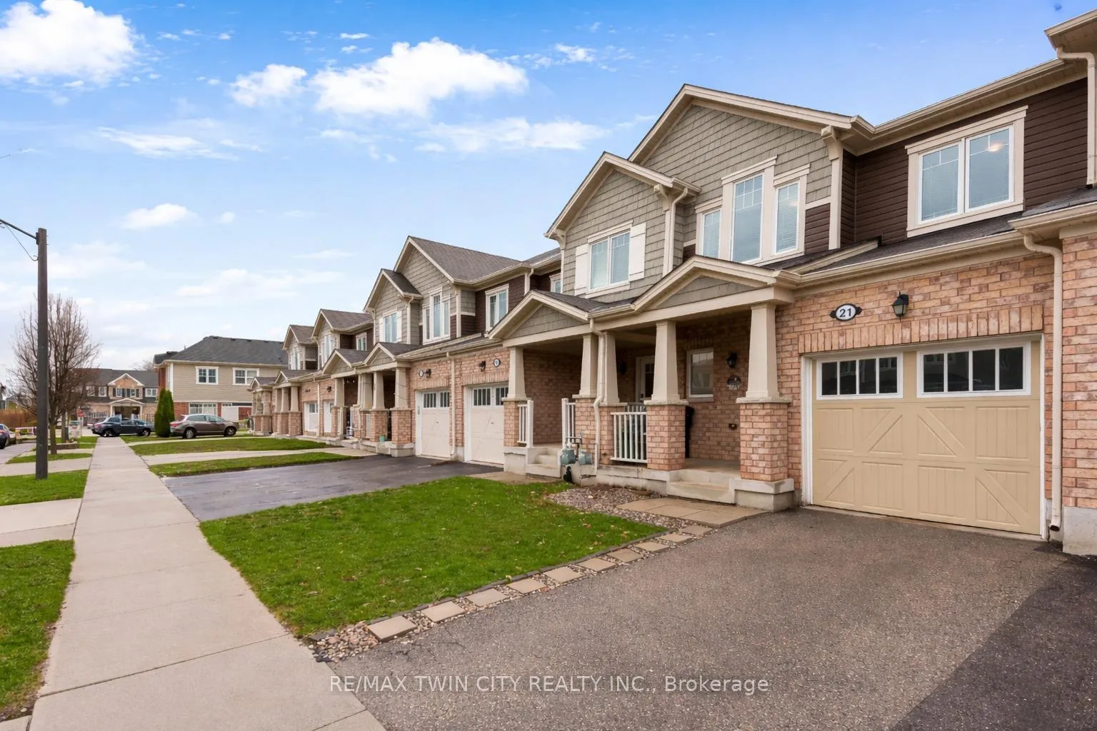 Photo 2 of 21 Postmaster Drive, Kitchener — HOMEH