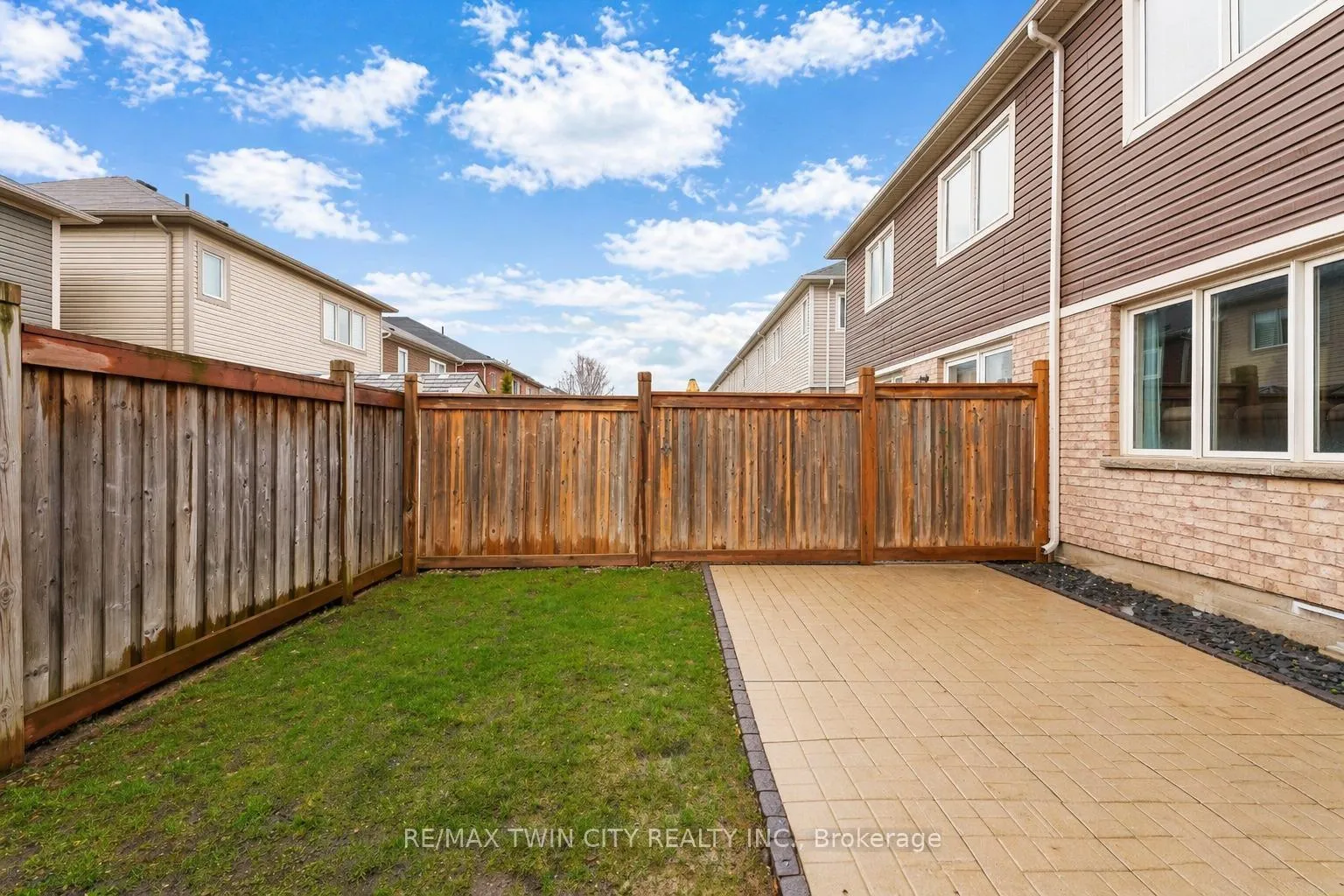 Photo 25 of 21 Postmaster Drive, Kitchener — HOMEH